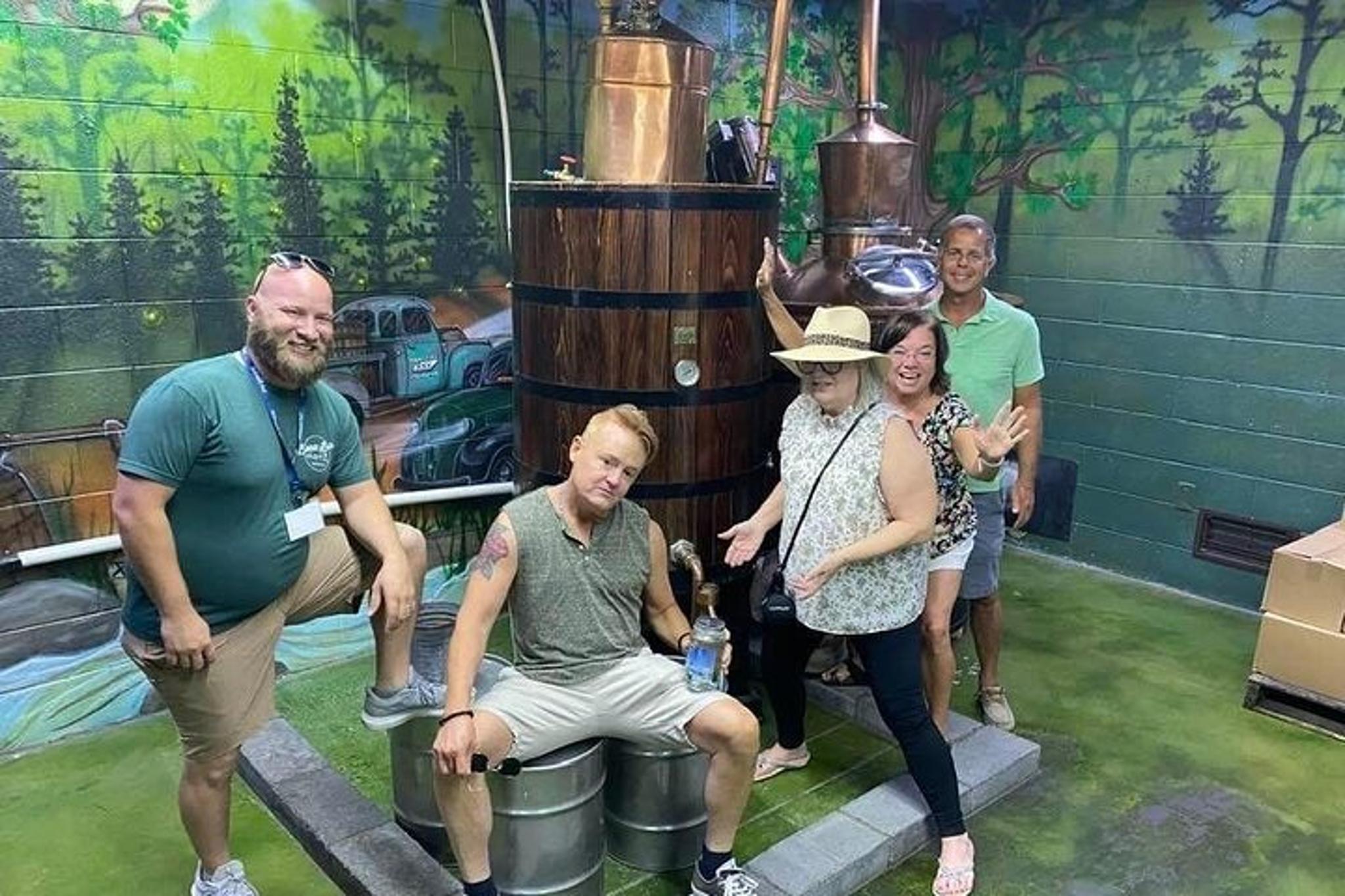 Pigeon Forge Wine and Moonshine Tour - Image 4