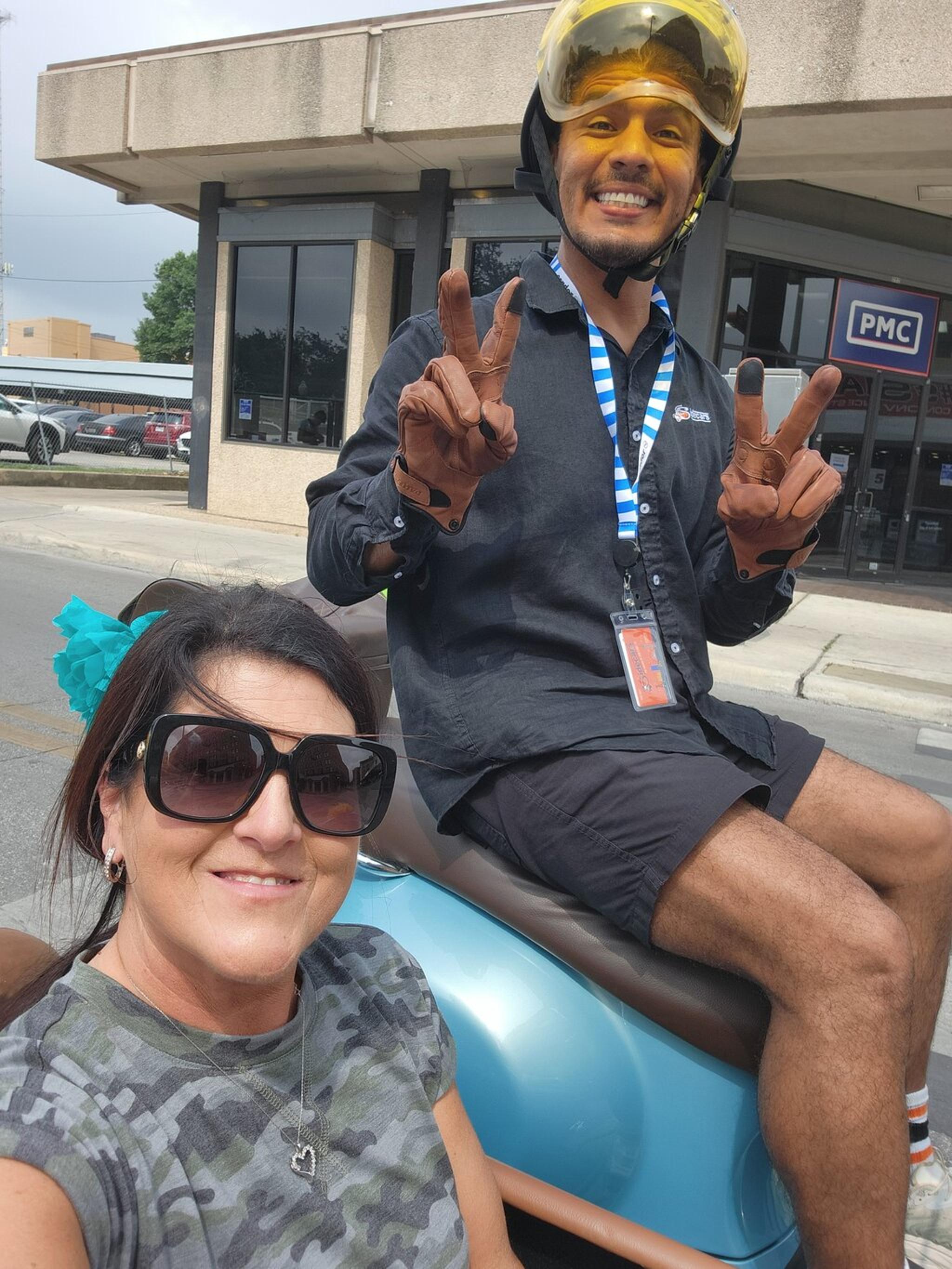 San Antonio Vespa Sidecar Tour with Tacos 1.5 hr - Image 6