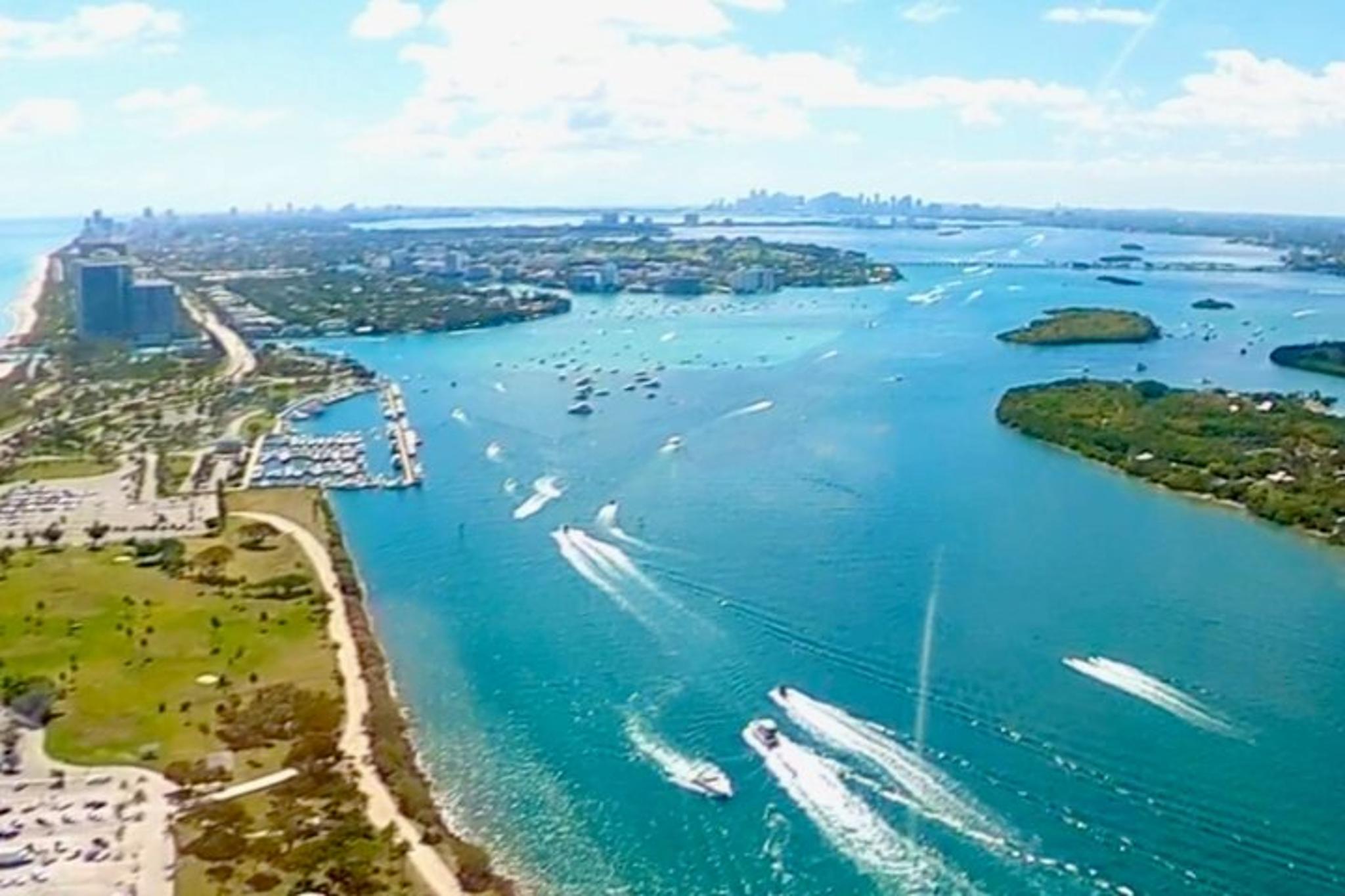 Miami Beach Private Airplane Tour with Champagne - Image 4