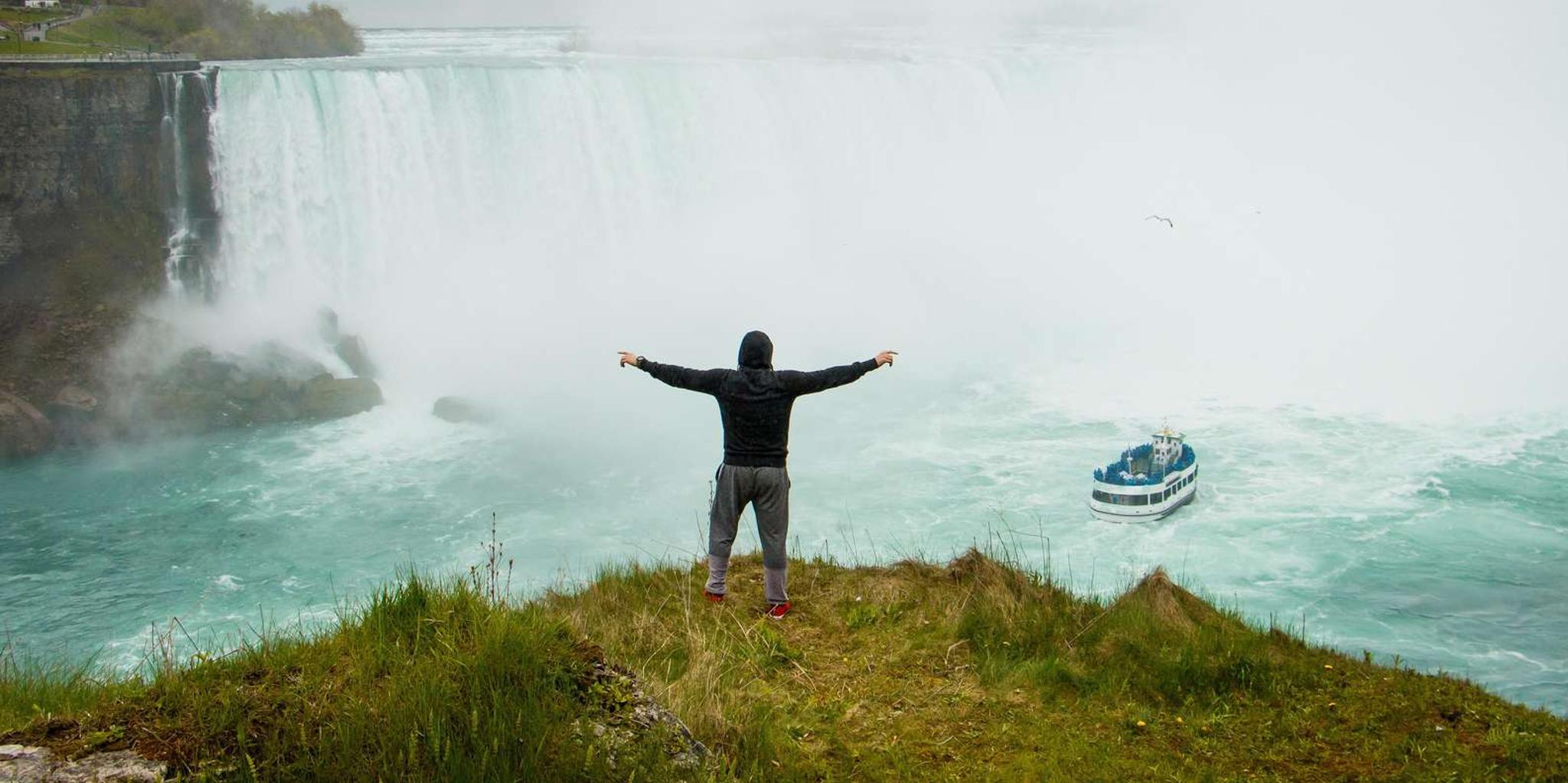 Niagara Falls Walking Tour at Sunset - Image 3