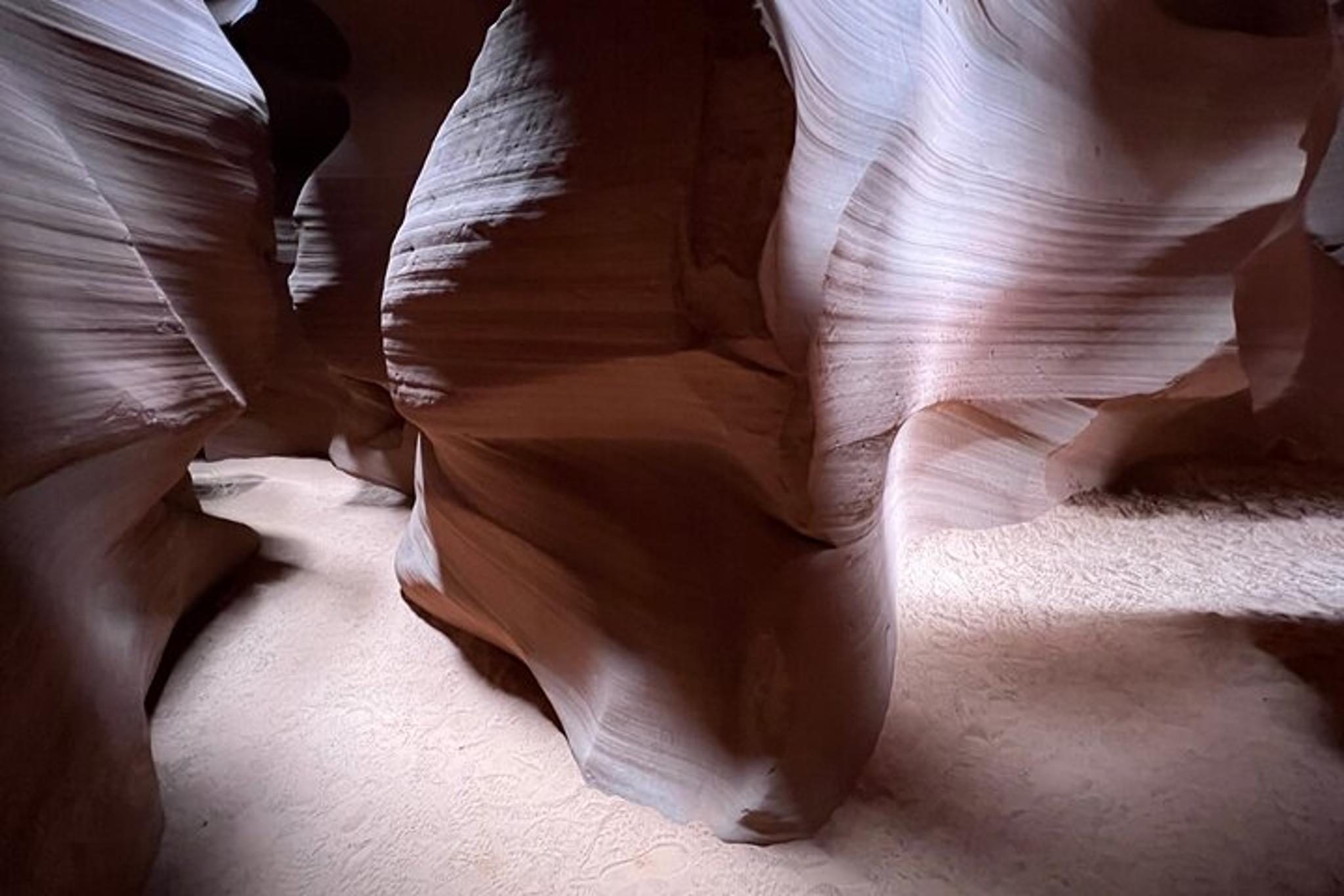 Page Upper Antelope Canyon Tour - Image 4