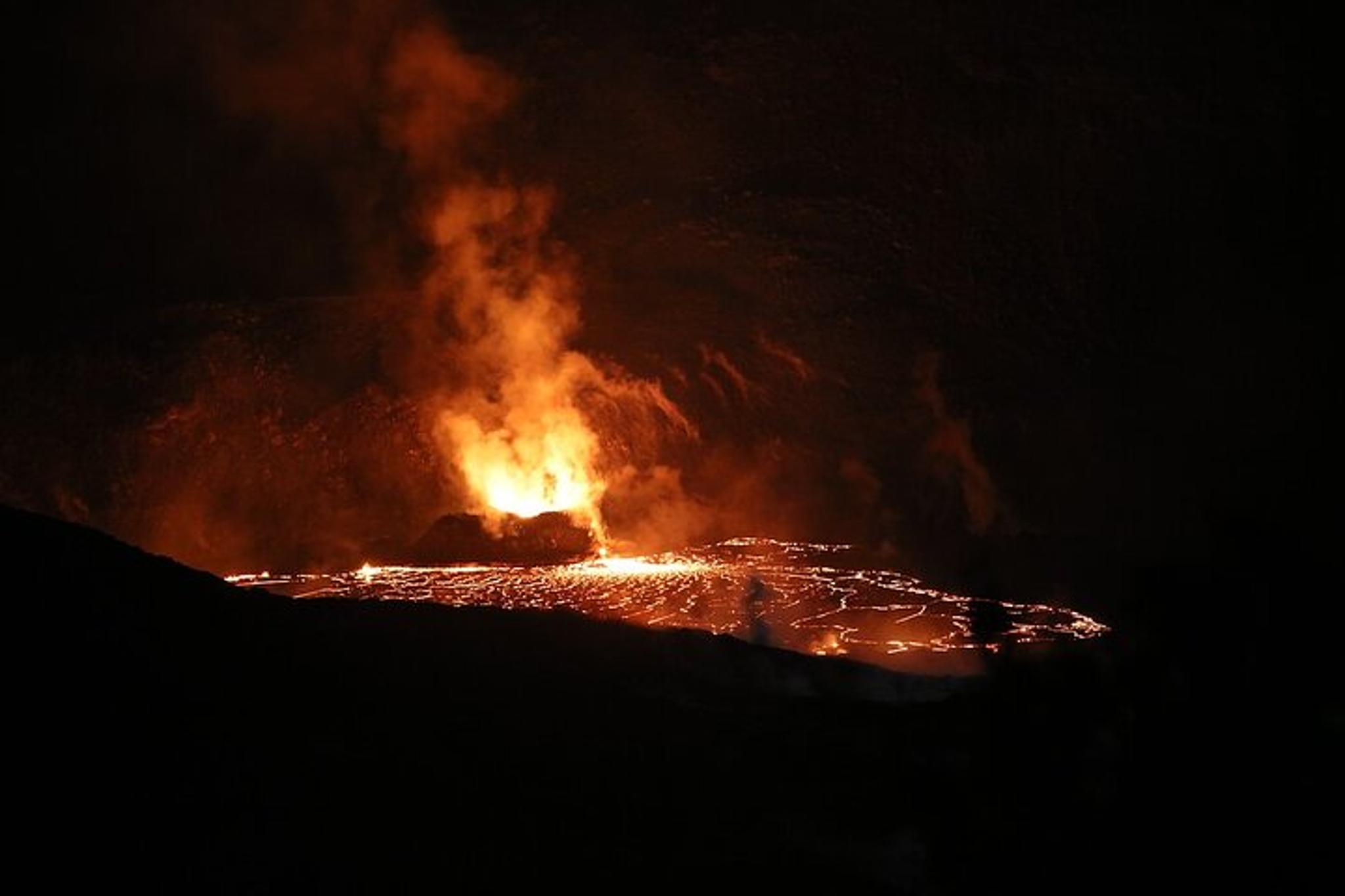 Kona Coast Volcanoes National Park Private Van Tour