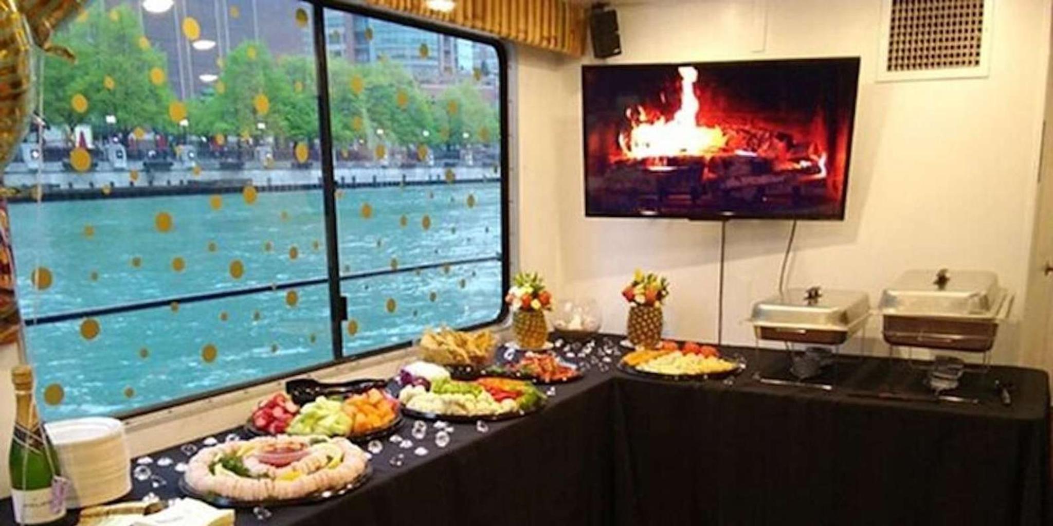 Chicago Mimosa and Bloody Mary River Cruise 1.5 hr - Image 4