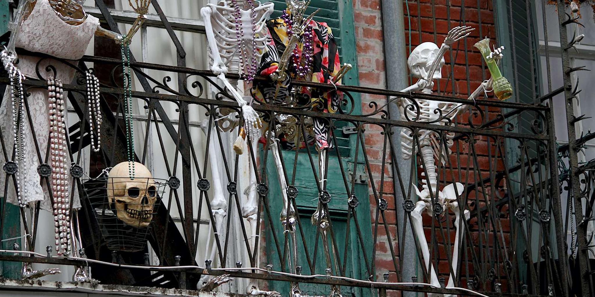 New Orleans Haunted and True Crime Pub Crawl 2 hr