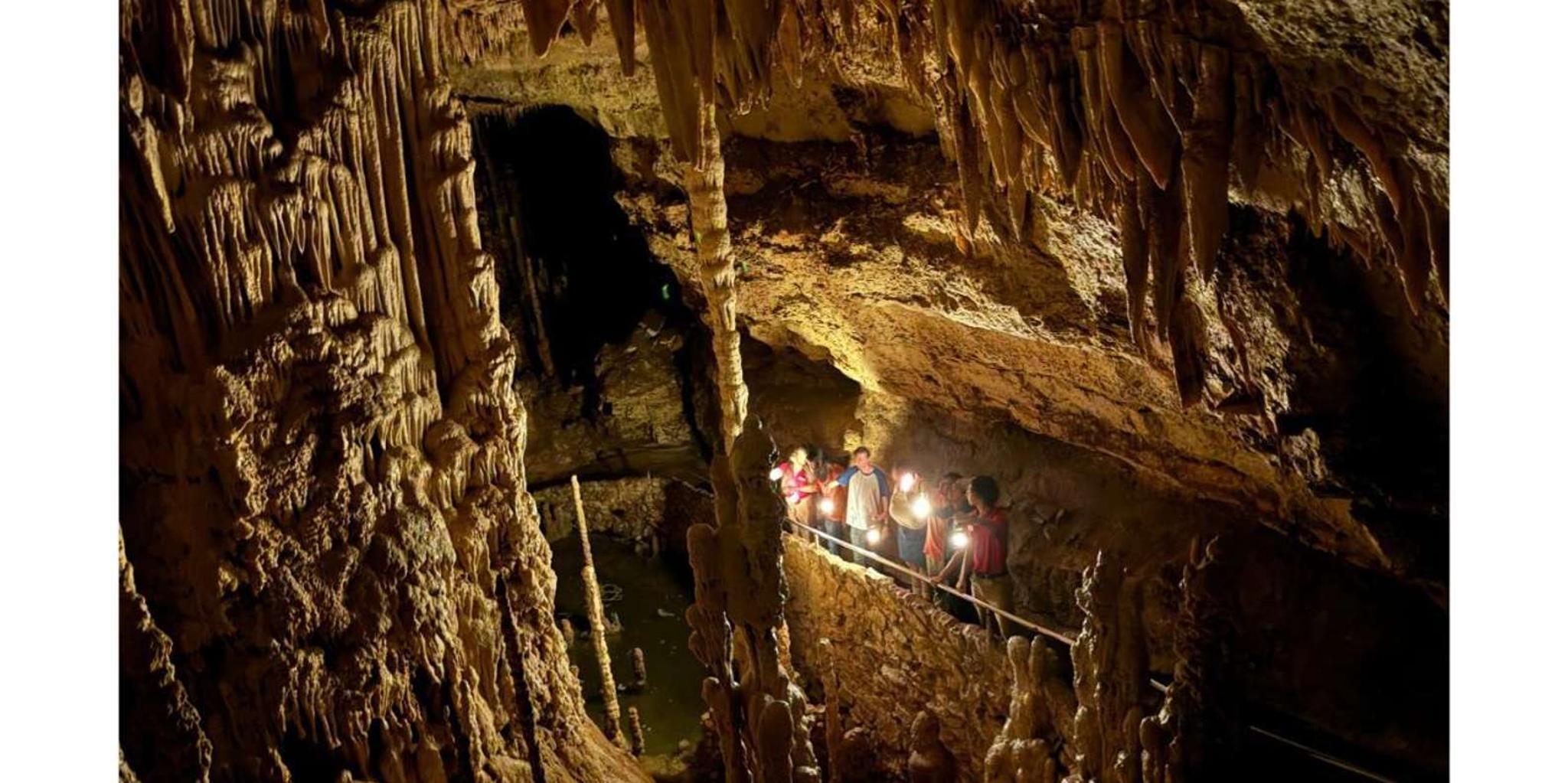 San Antonio Lantern Tour at Natural Bridge Caverns - Image 2