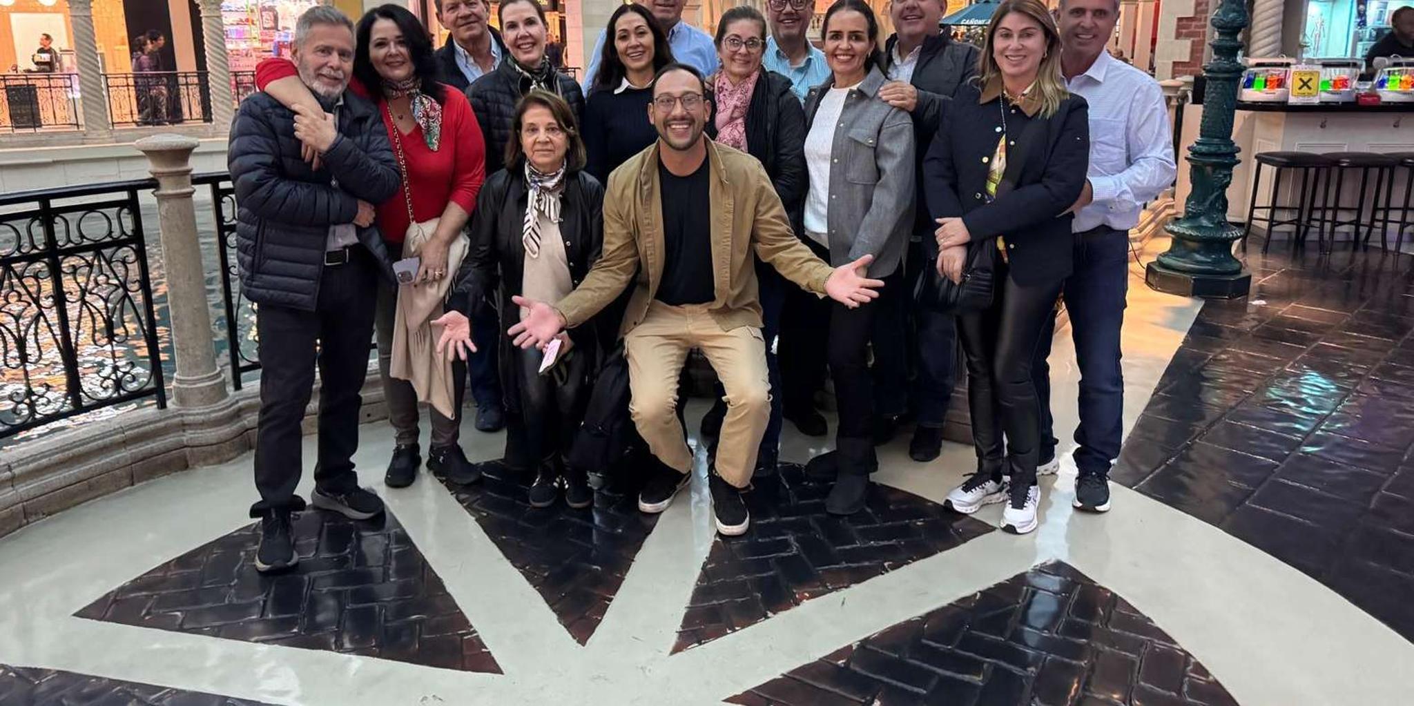 Las Vegas Night City Tour with Brazilian Guide - Image 3