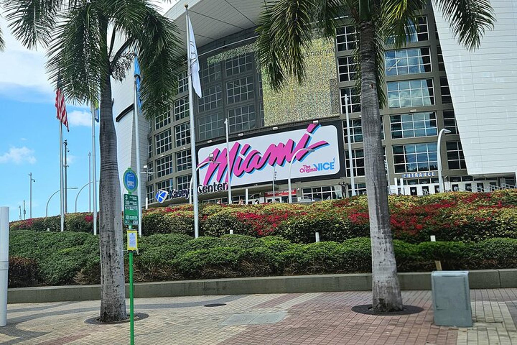 Miami Bay Yacht Tour - Image 6