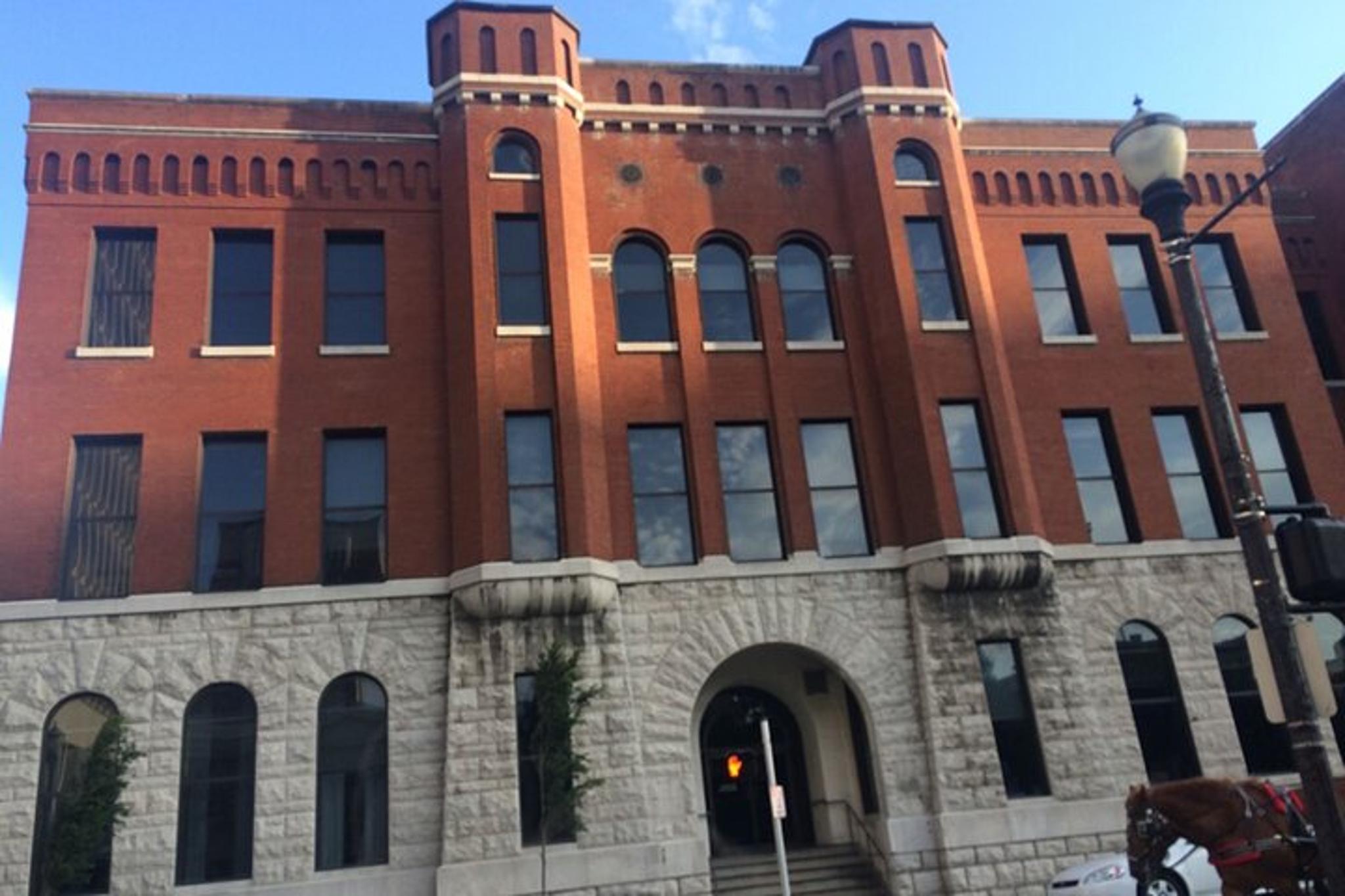 Louisville Walking Ghost Tour 90 Min