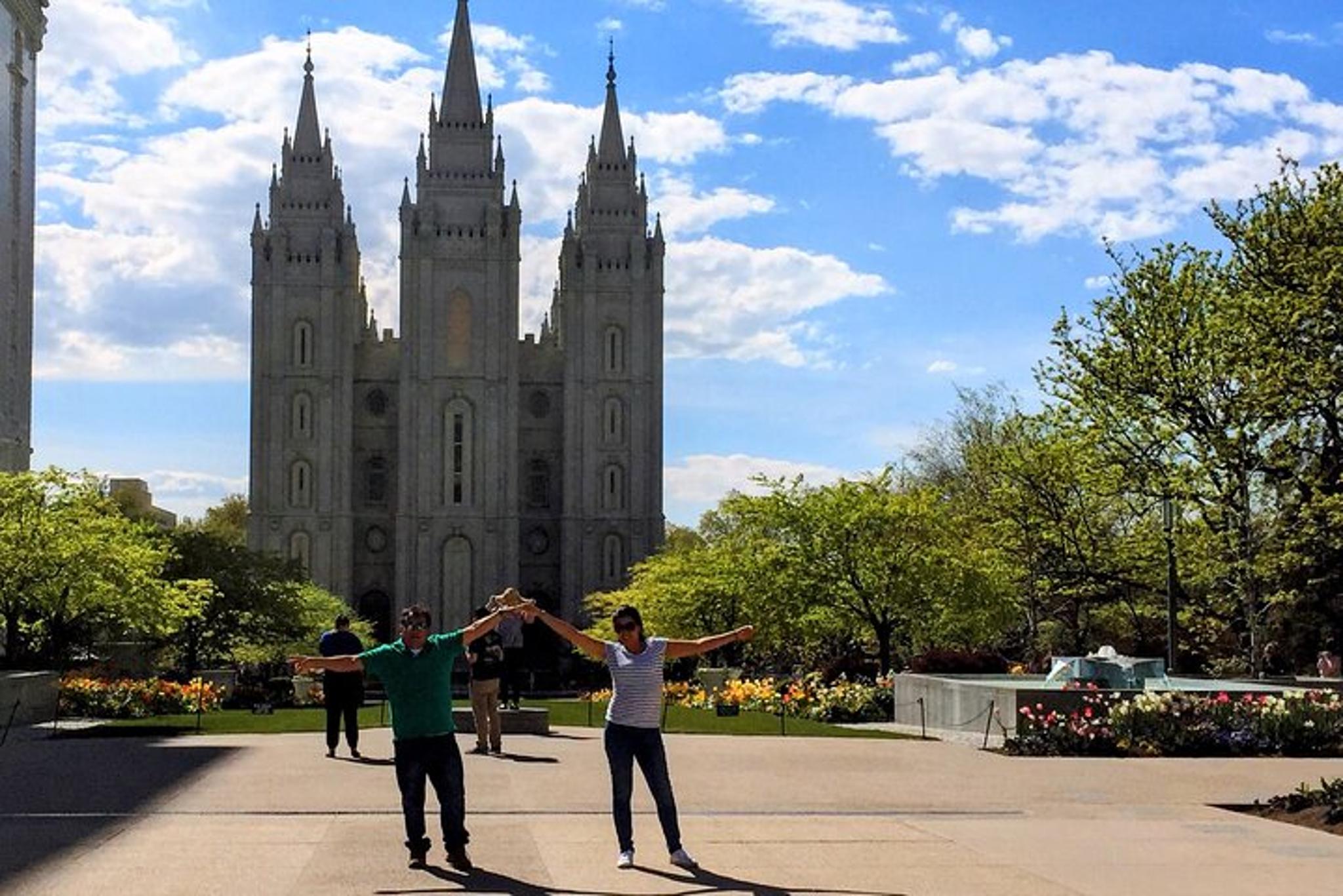 Utah County LDS Temple Limousine Tour - Image 4