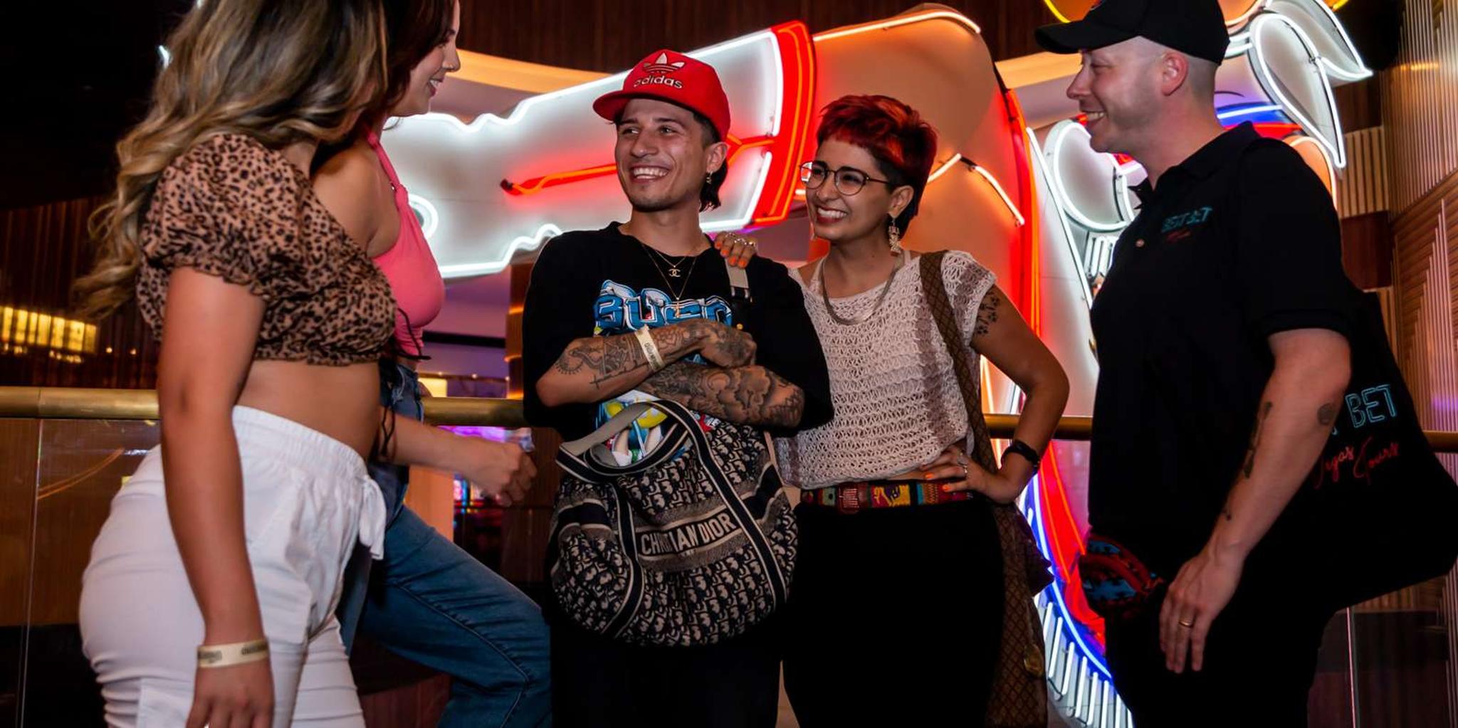 Las Vegas Fremont Street Walking Tour - Image 5