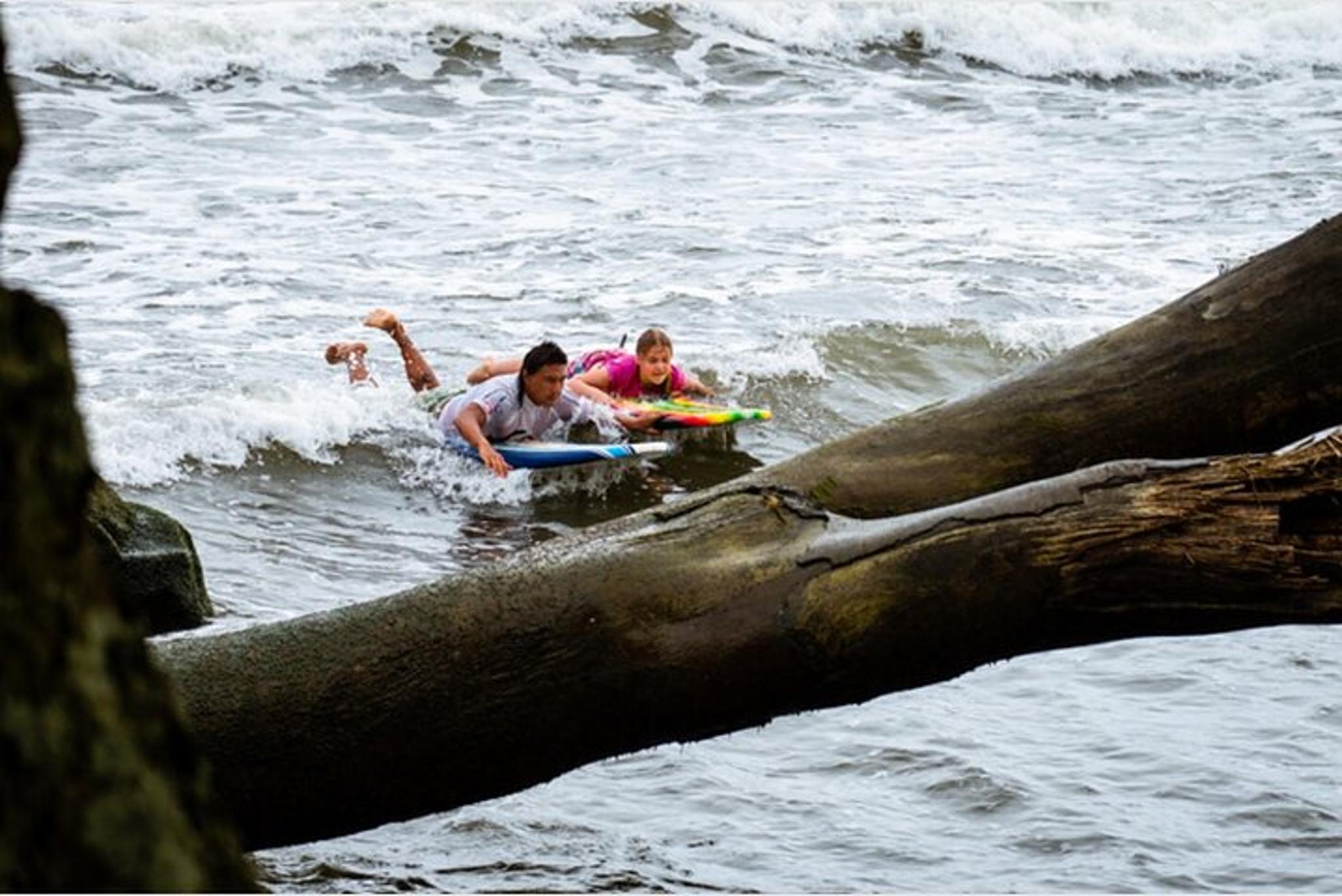 Hilo Surf Lesson - Image 3