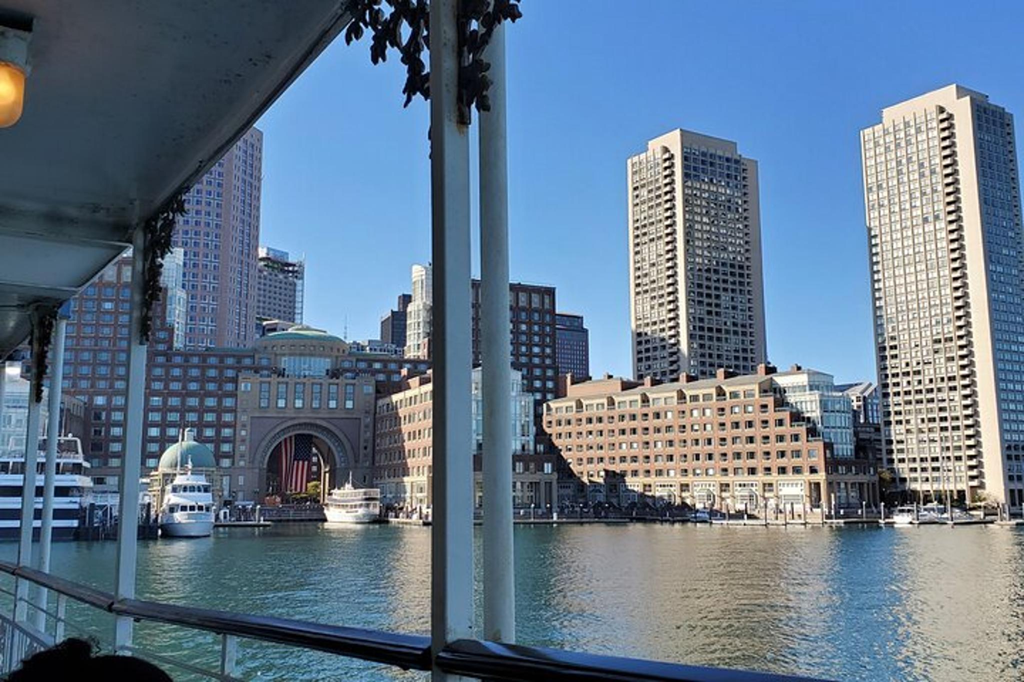 Boston Harbor Dog-Friendly Cruise 90 Min - Image 1