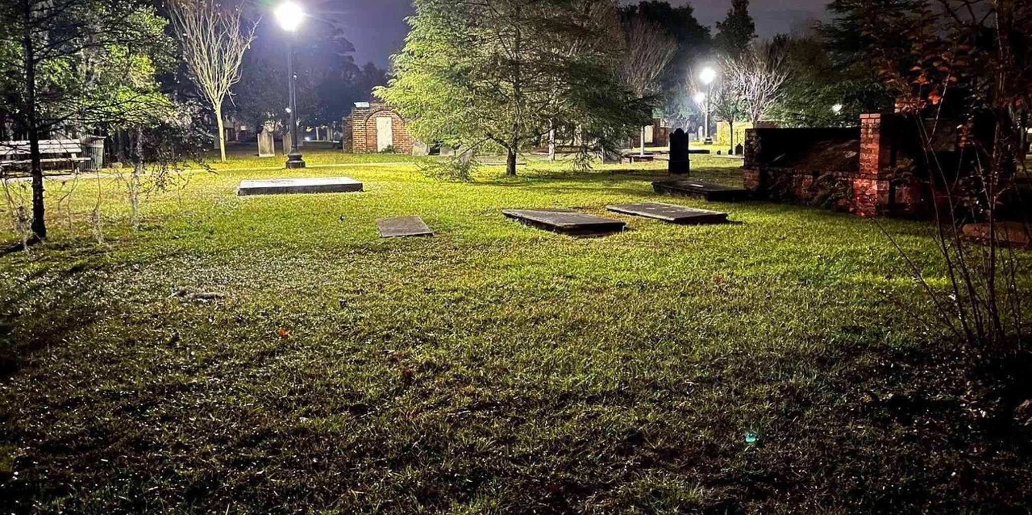 Savannah Grave Tales Walking Tour - Image 6