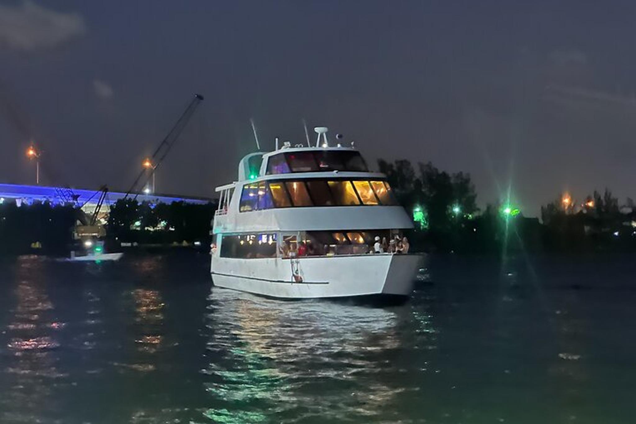 Miami Party Boat with Open Bar - Image 4