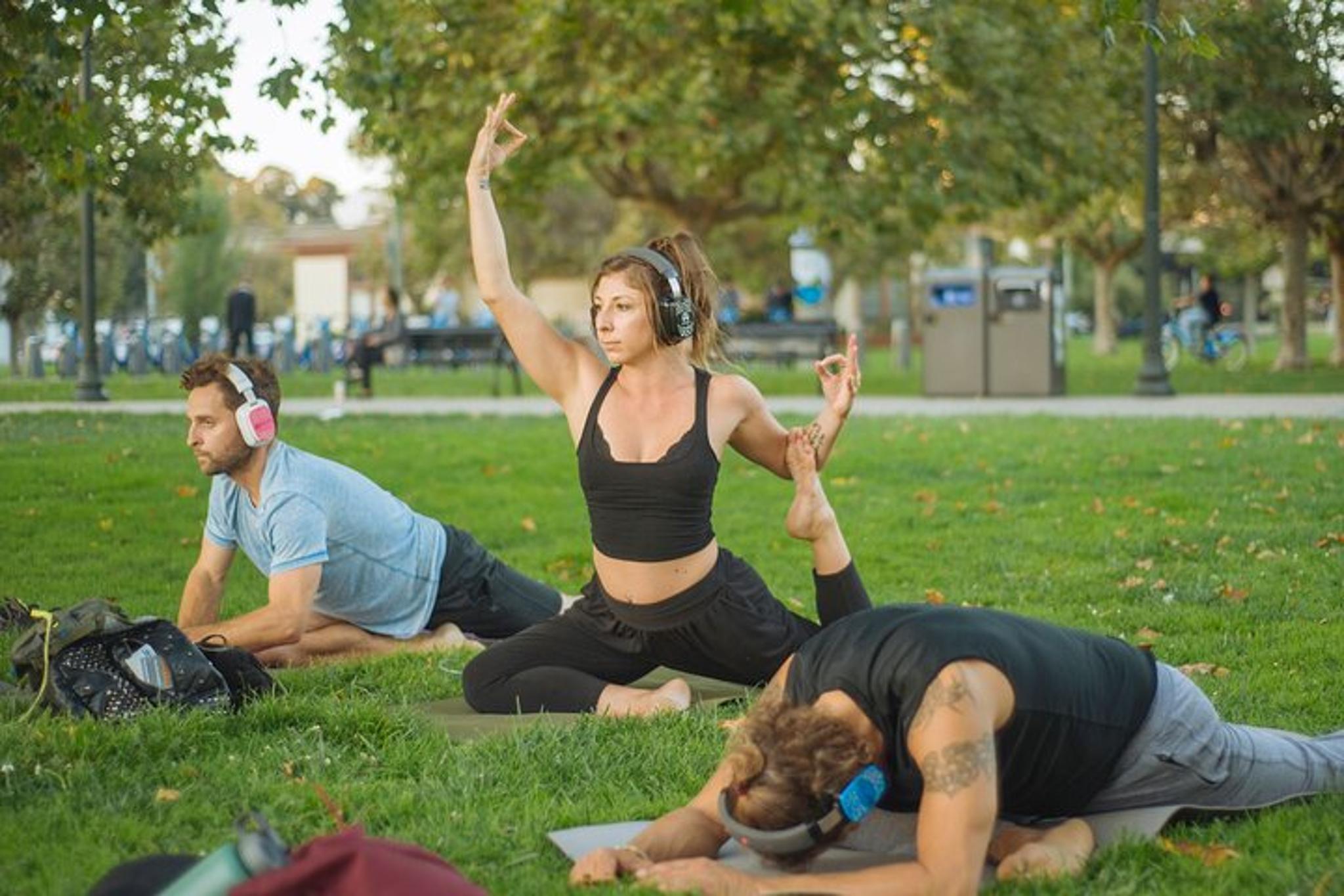 Oakland Yoga Class at Lake Merritt Pergola - Image 4