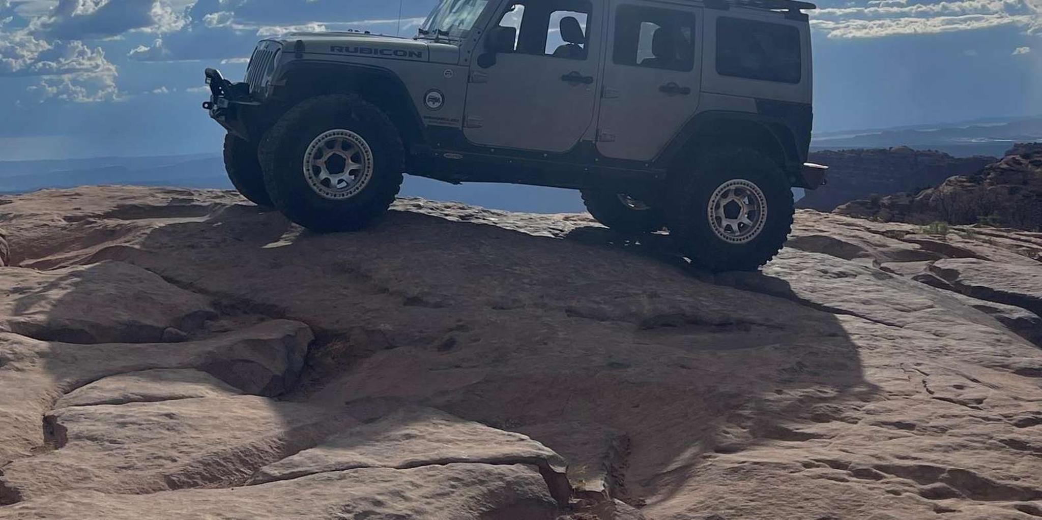 Moab Jeep Tour on Hell's Revenge Trail - Image 2