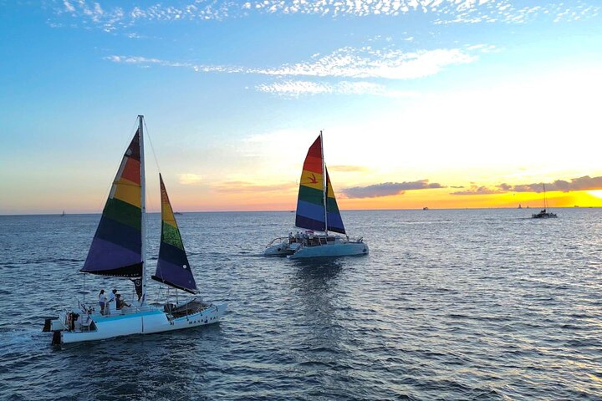 Honolulu Catamaran Sail at Sunset 90 min - Image 3