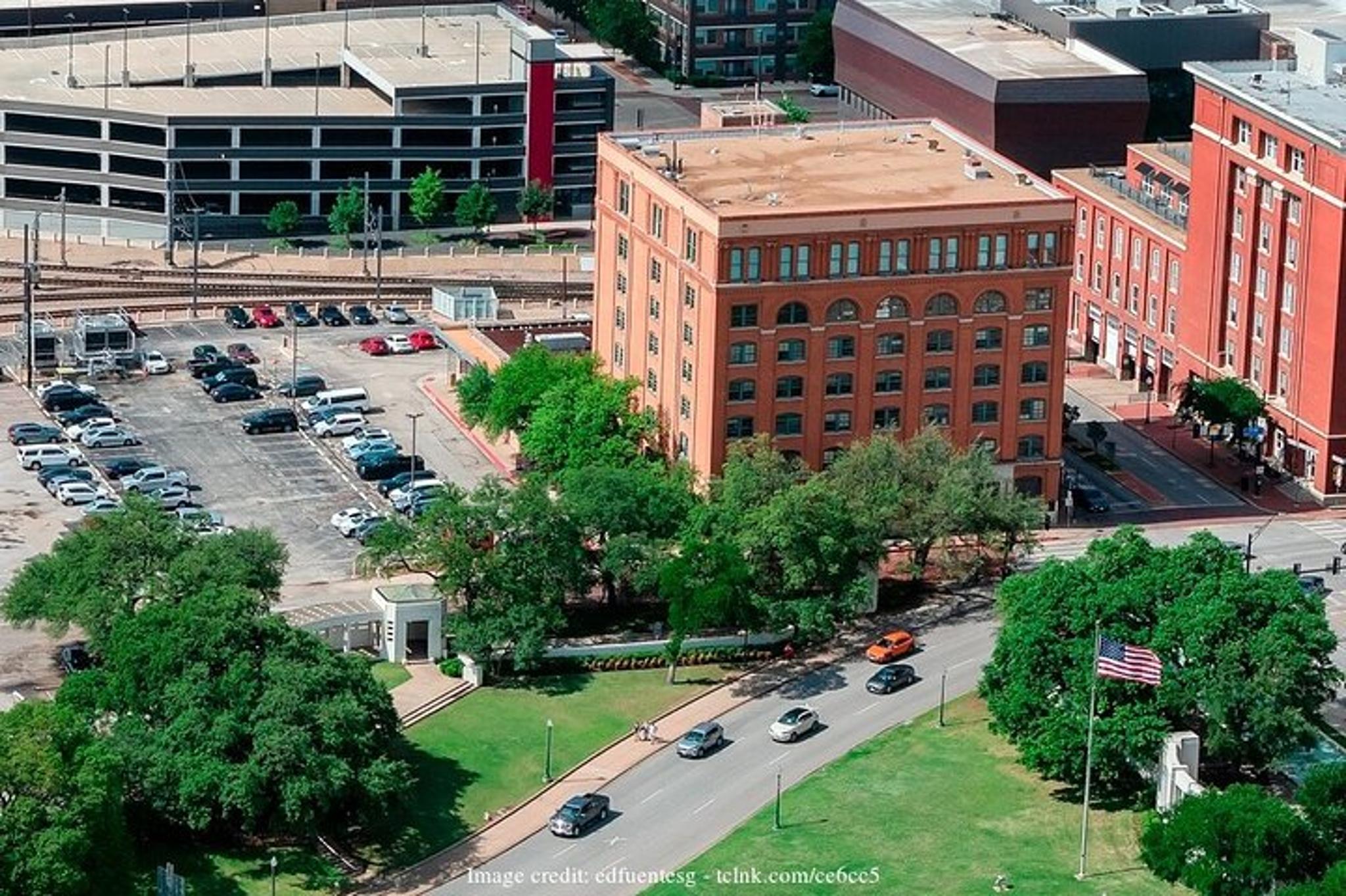 Dallas JFK Assassination Tour: The Sixth Floor Museum - Image 4