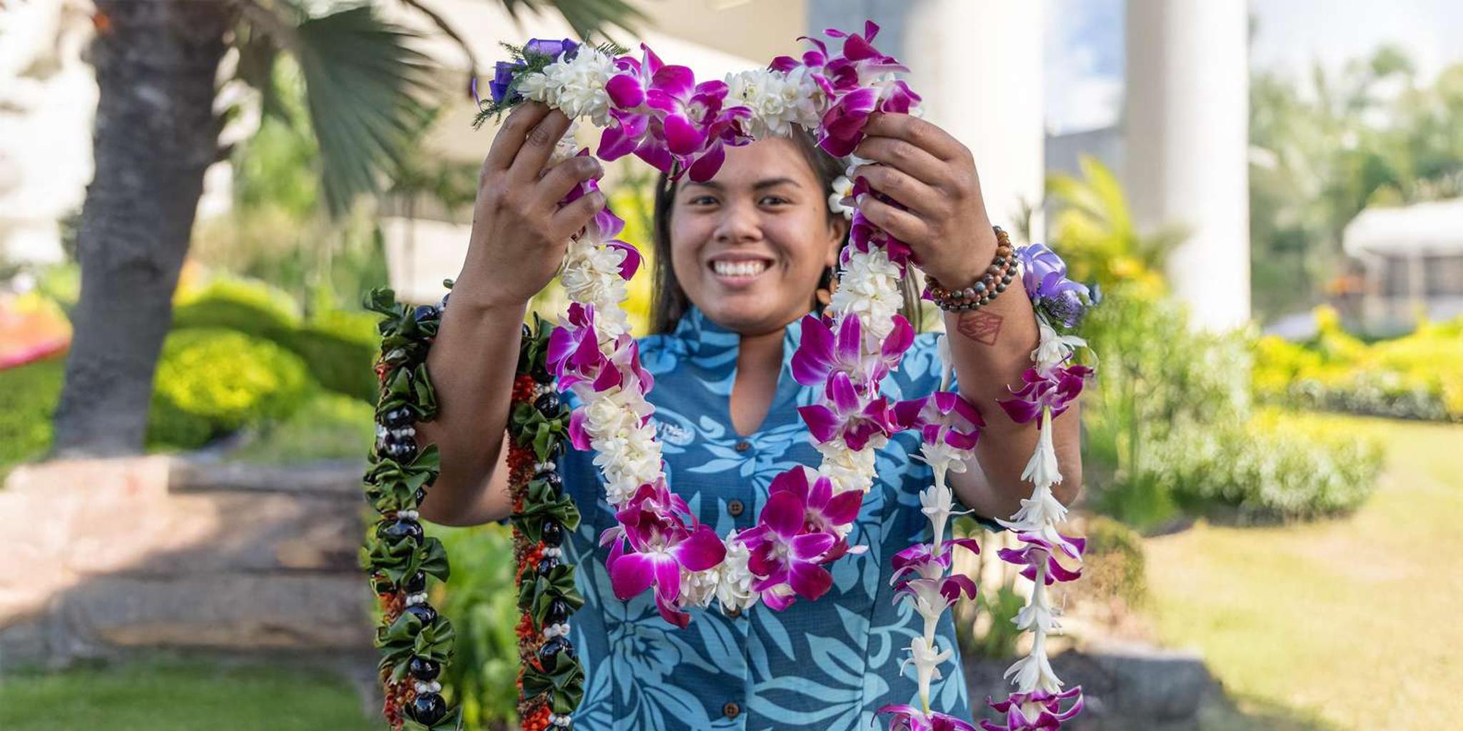 Kona Airport Lei Greeting