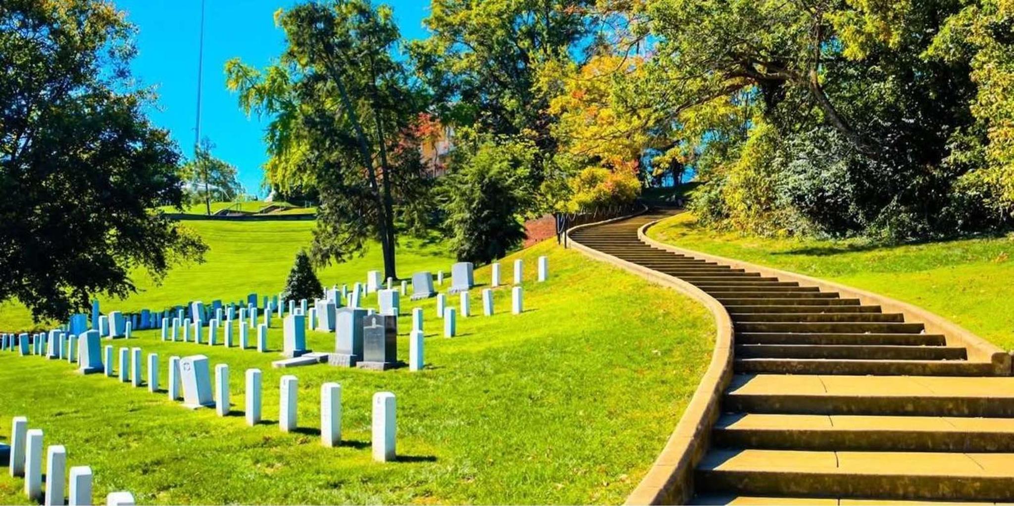 Arlington Cemetery Changing of the Guard Tour - Image 3