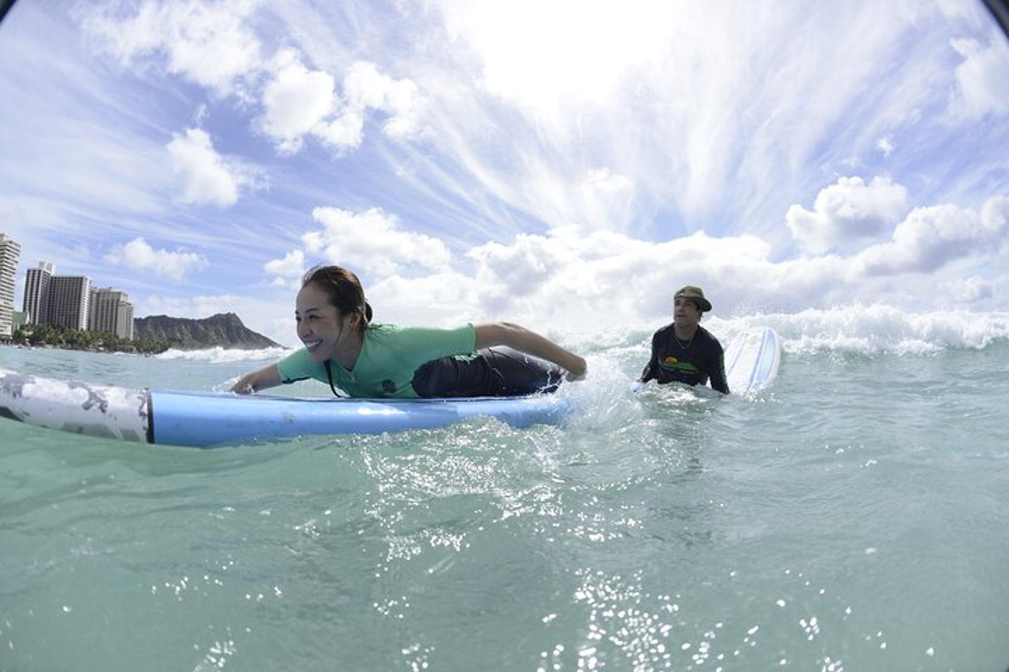 Waikiki Beach Surf Lesson - Image 4