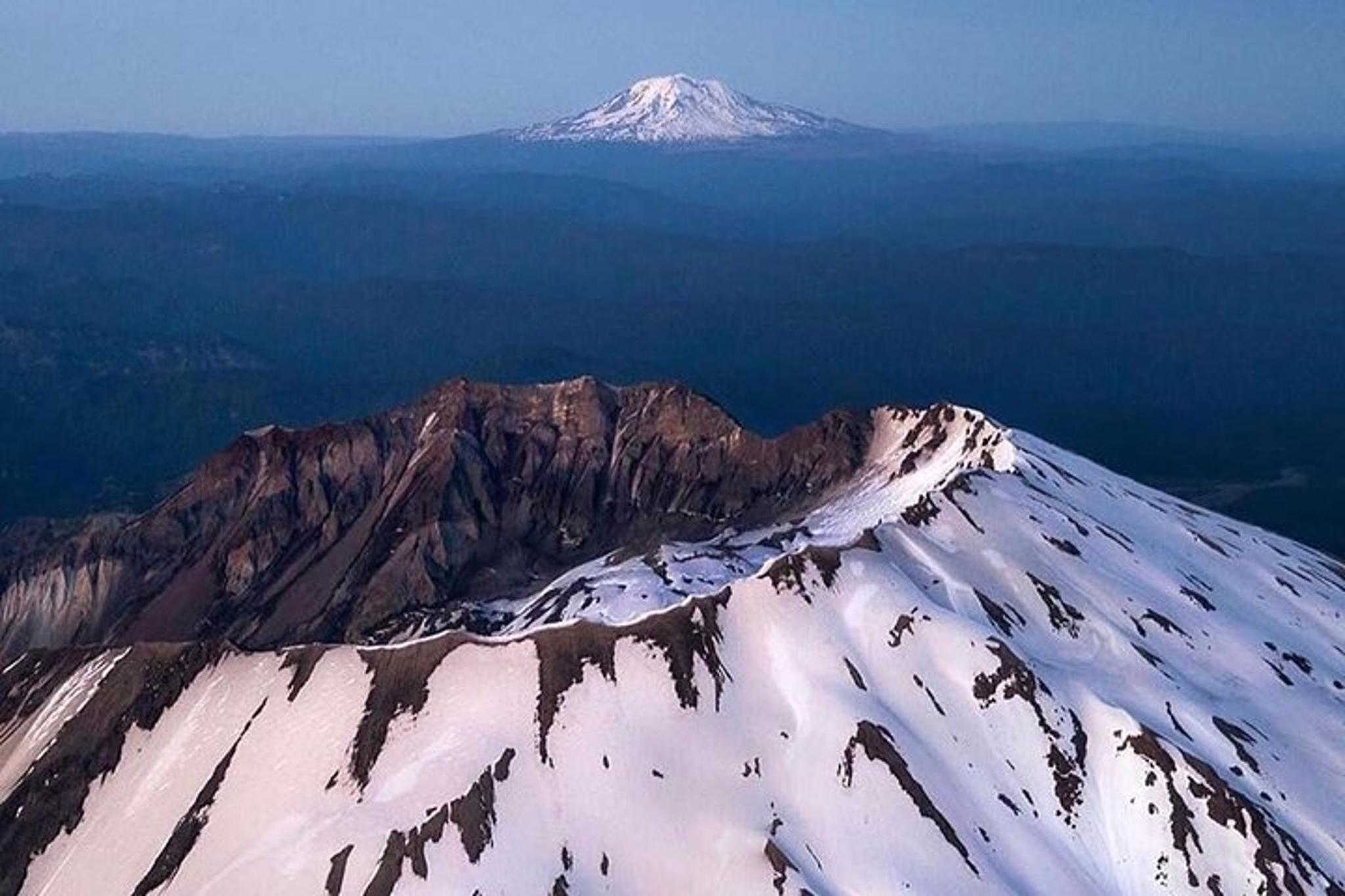 Portland Volcano and Mountain Air Tour - Image 2