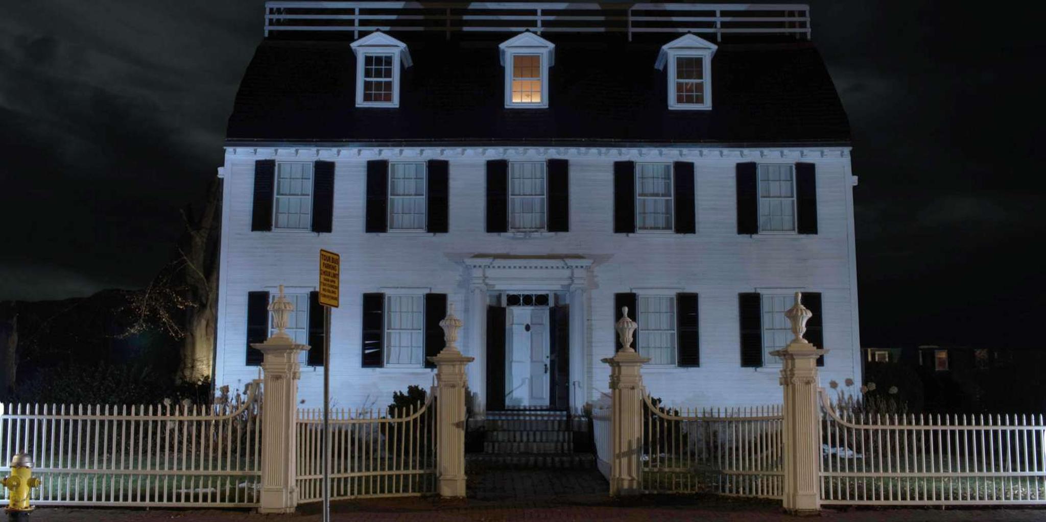 Salem Ghost Tour: Witches & Wicked Whispers 1 hr - Image 6
