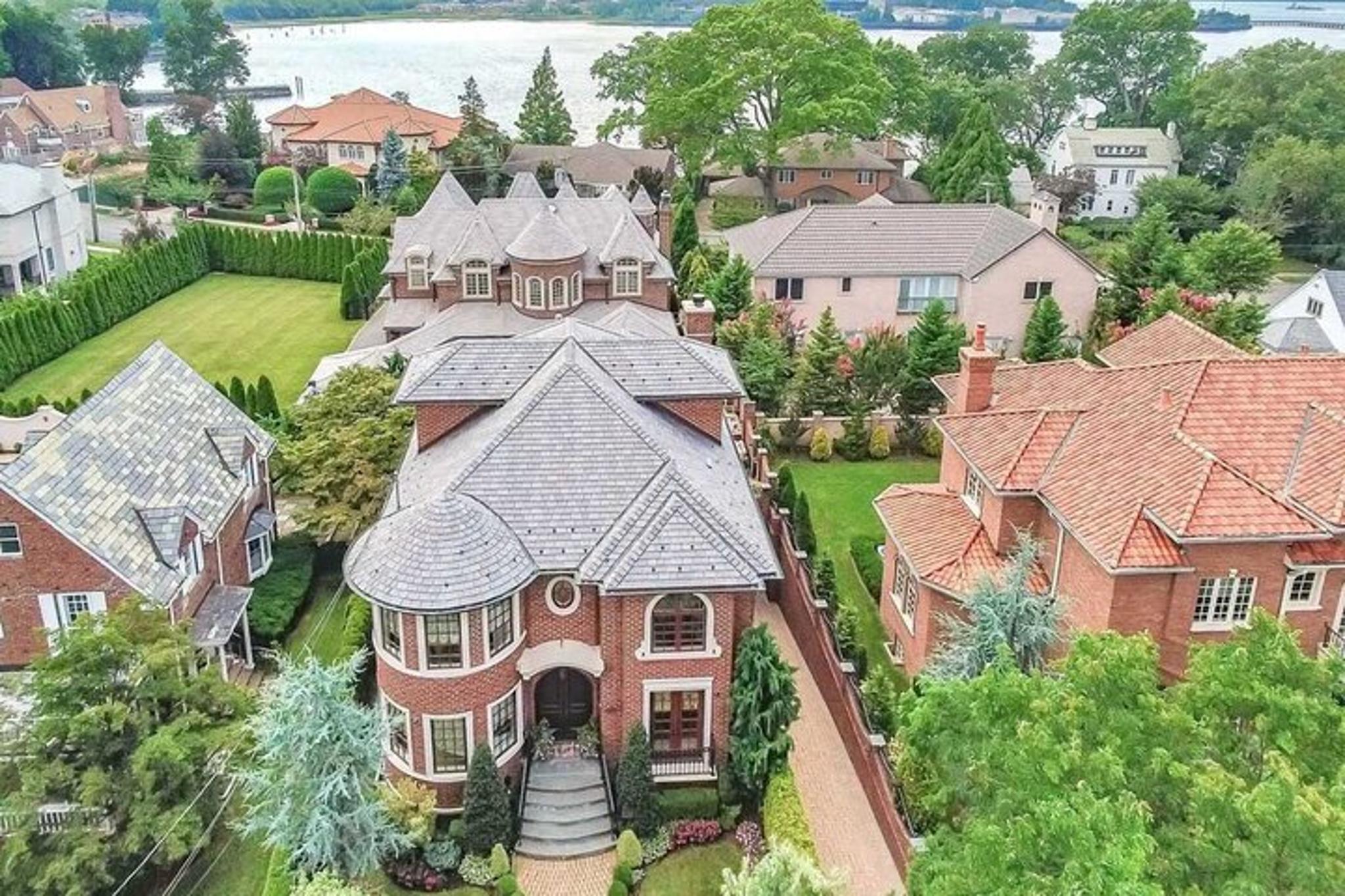 New York City Guided Tour of Bronx, Queens, and Brooklyn - Image 5