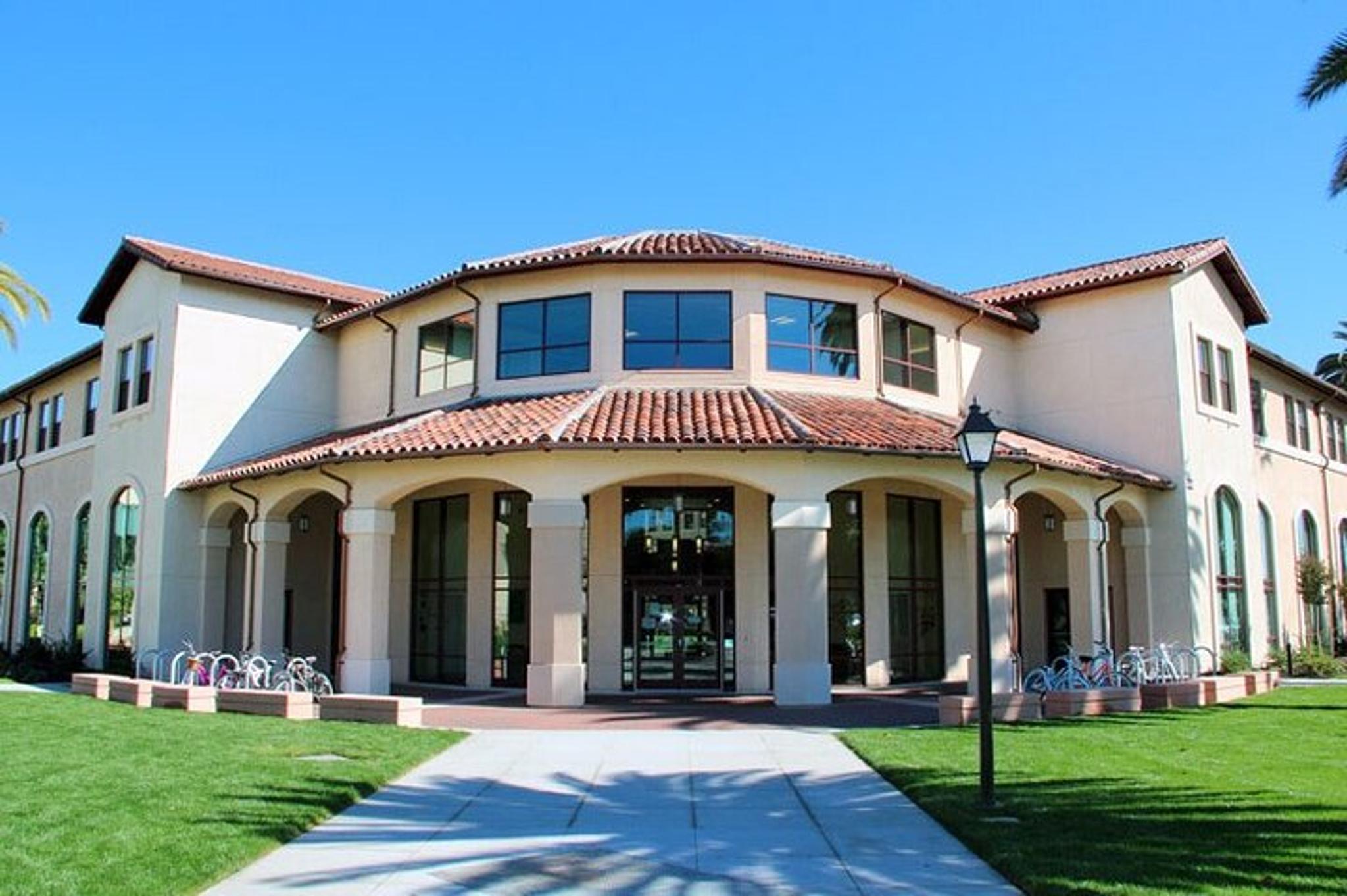 Santa Clara University Walking Tour - Image 5