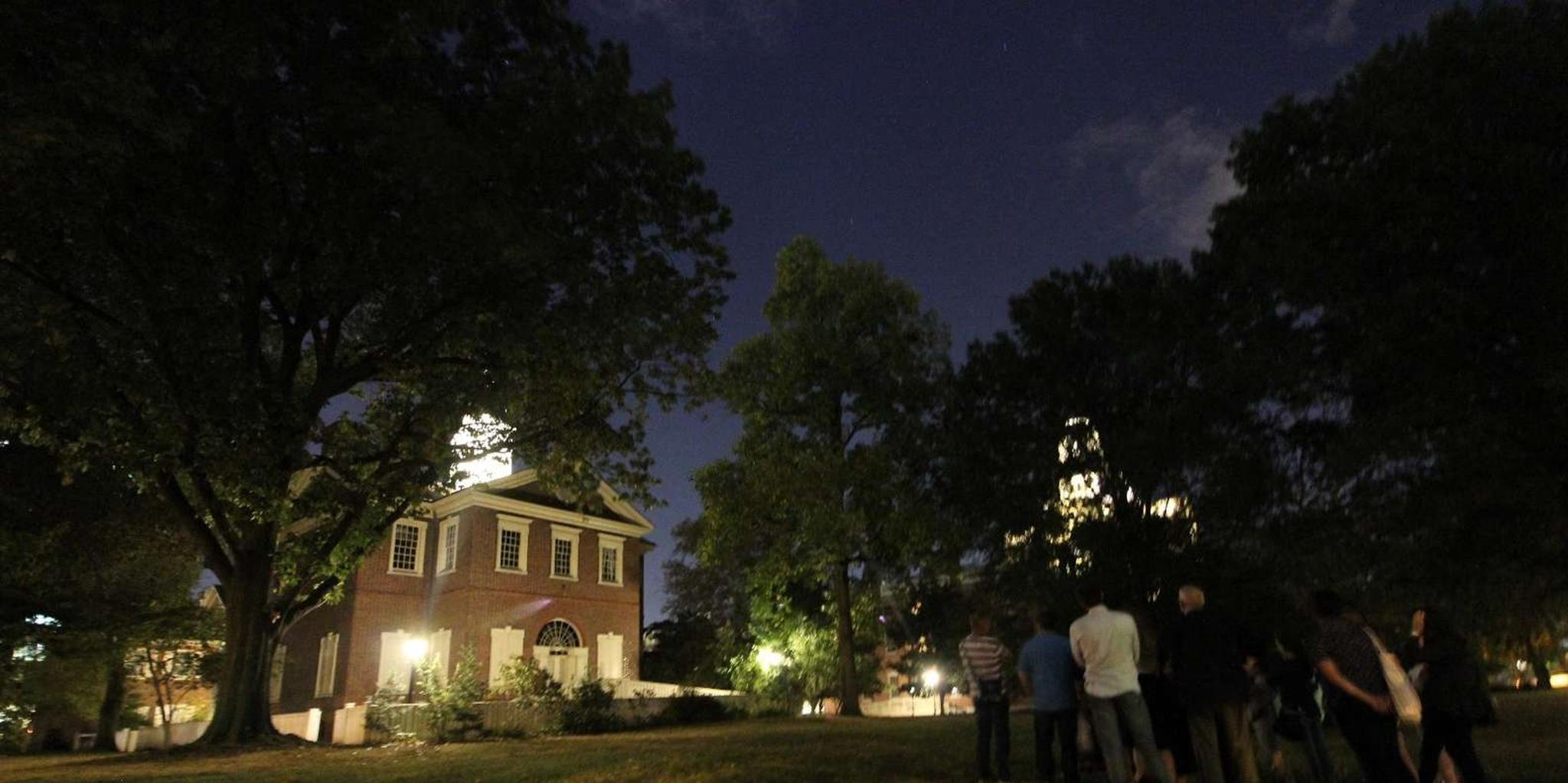 Philadelphia Ghost Tour by Candlelight - Image 3