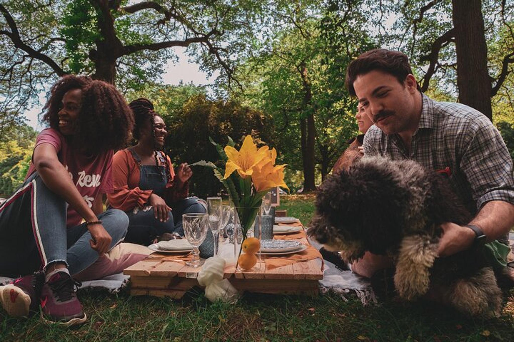 Philadelphia Outdoor Picnic Experience - Image 2