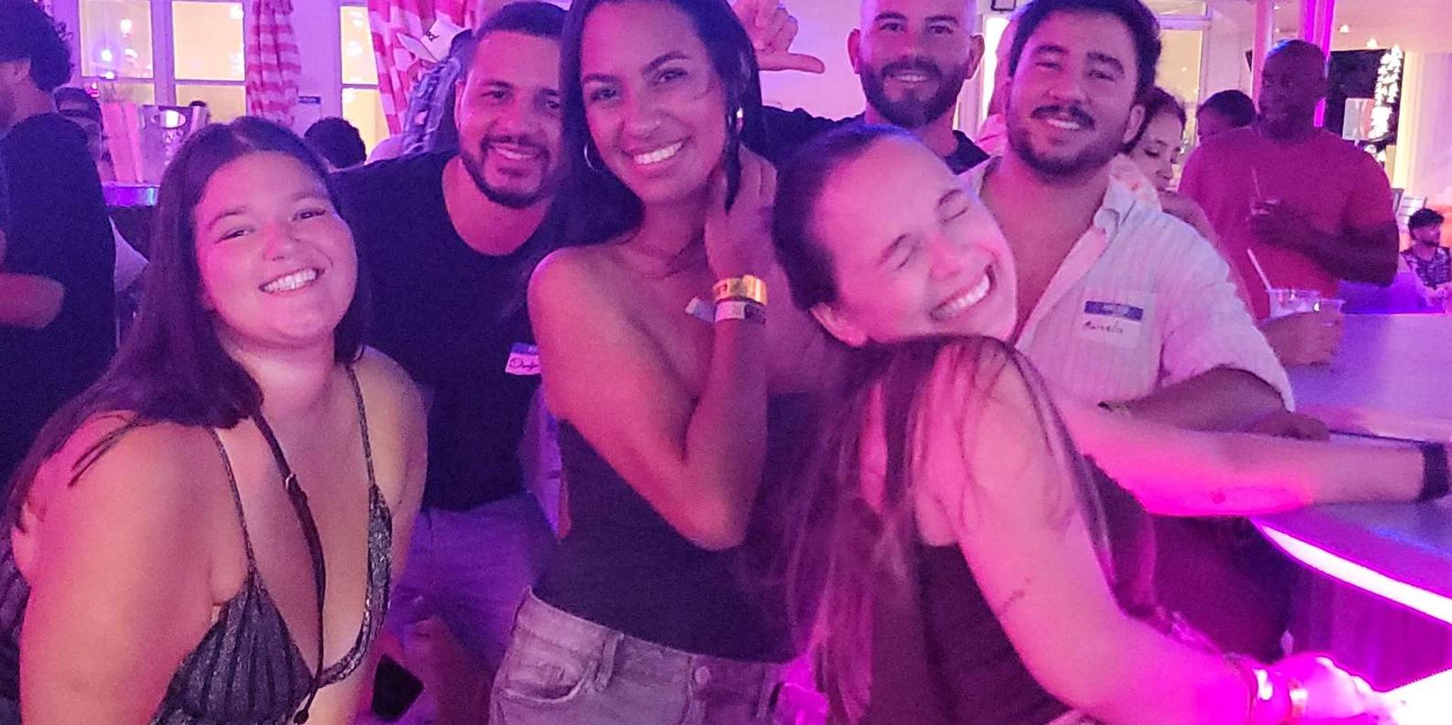 Miami Beach Bar Crawl - Image 2