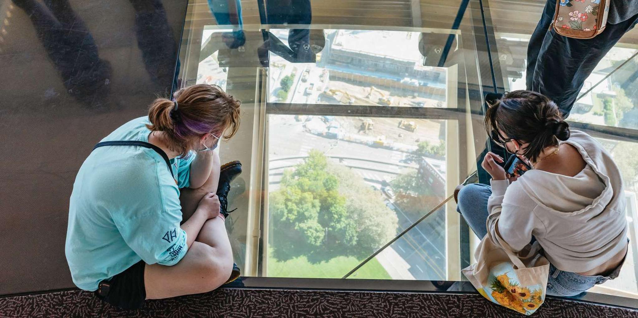 Seattle Space Needle and Chihuly Garden Tour - Image 3