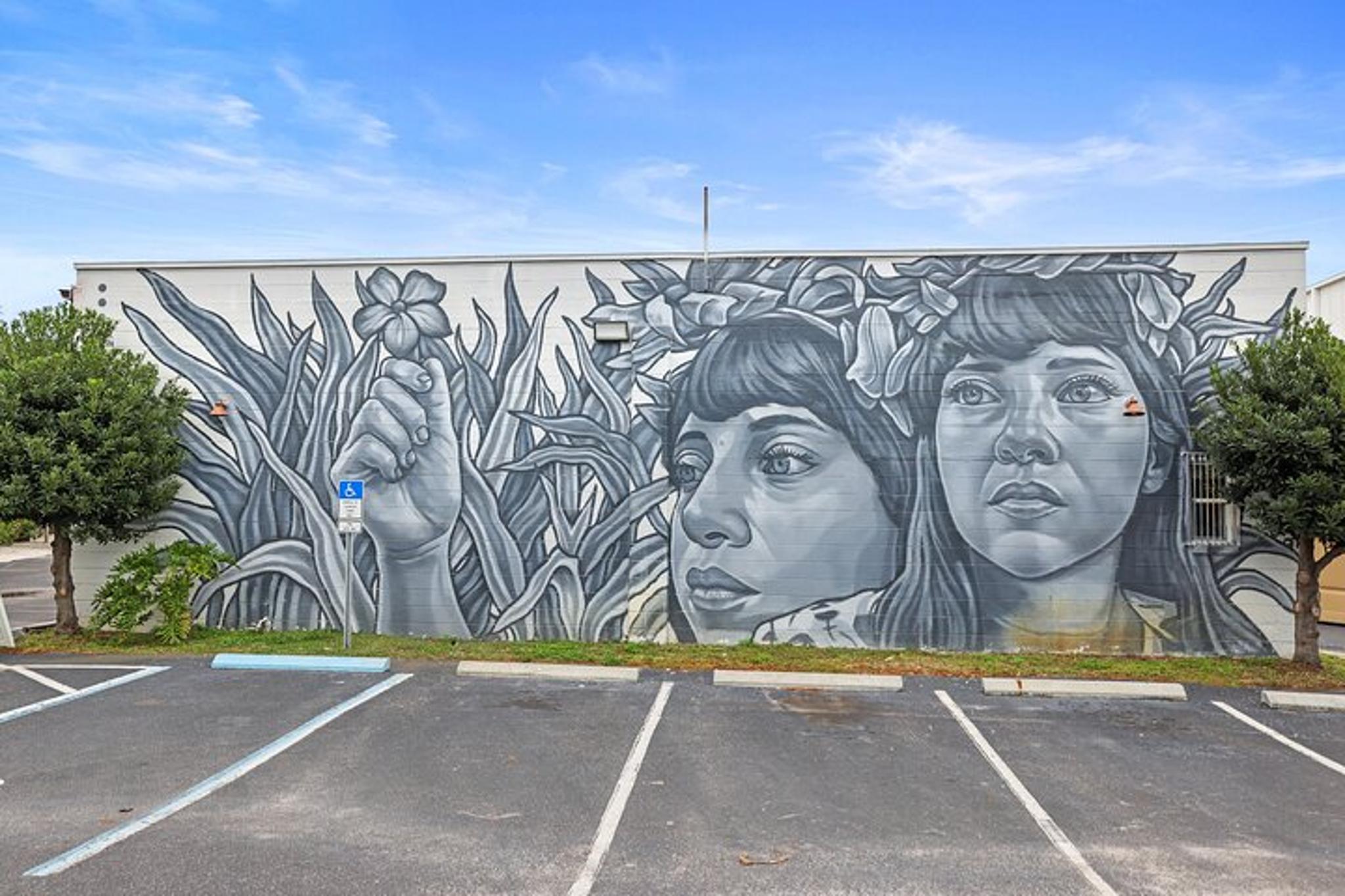 St. Petersburg Mural Tour by Trolley - Image 4