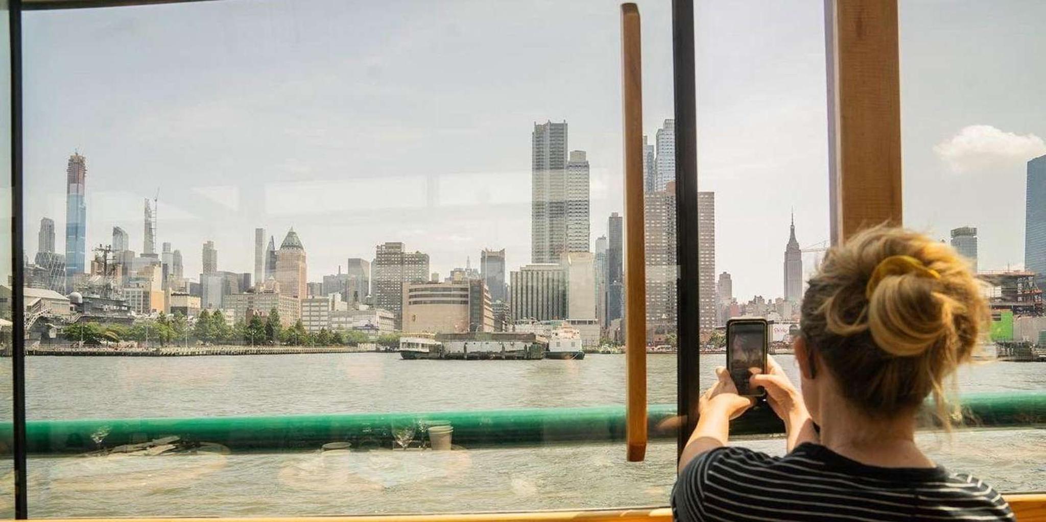 New York City Skyline Cruise Aboard Yacht - Image 6