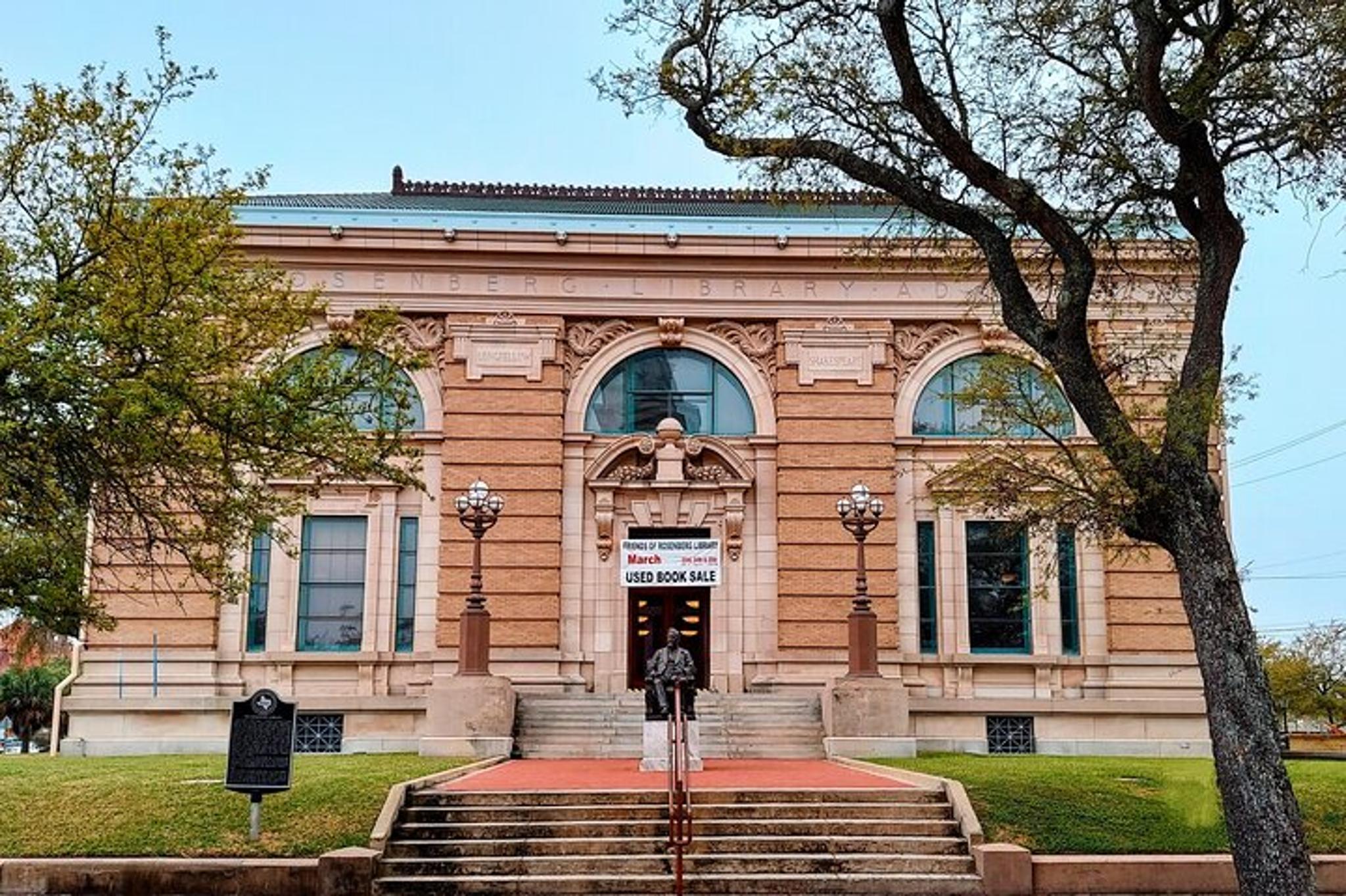 Galveston Mansions and Murder Walking Tour 90 min - Image 4