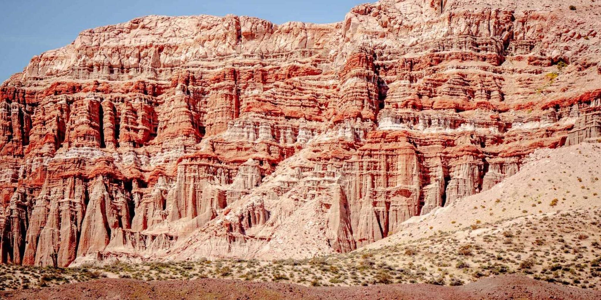 Las Vegas Red Rock Canyon & 7 Magic Mountains Tour
