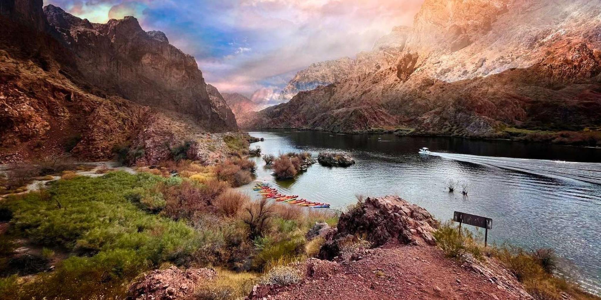 Las Vegas Moonlight Kayak Tour on the Colorado River - Image 4