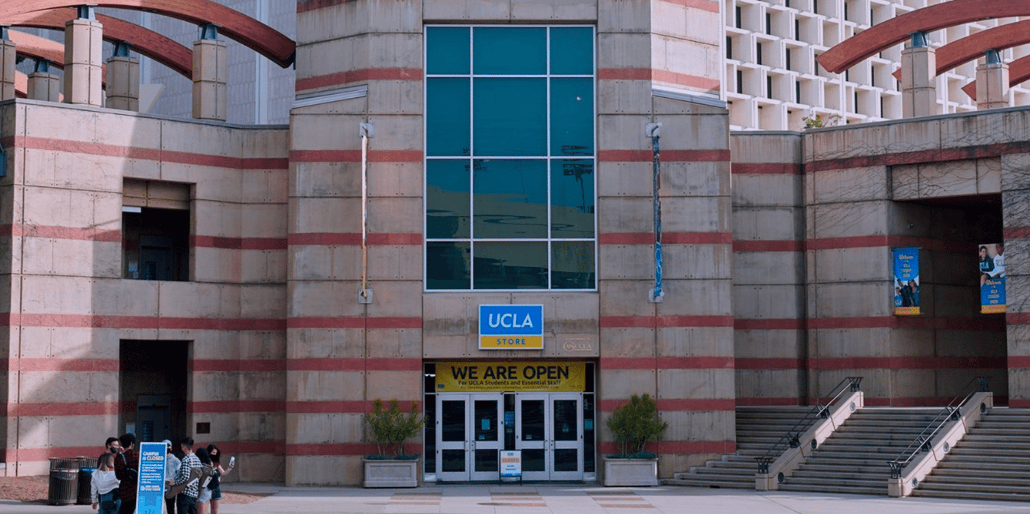 Los Angeles UCLA Campus Walking Tour - Image 6