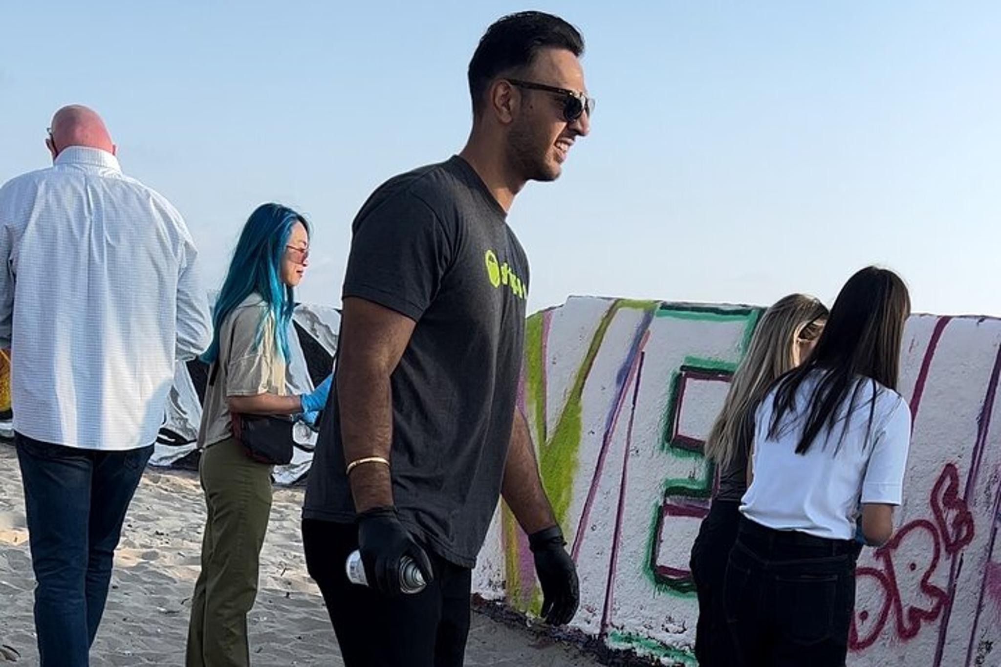 Venice Spray Paint Art Walls Experience 2 hr - Image 3