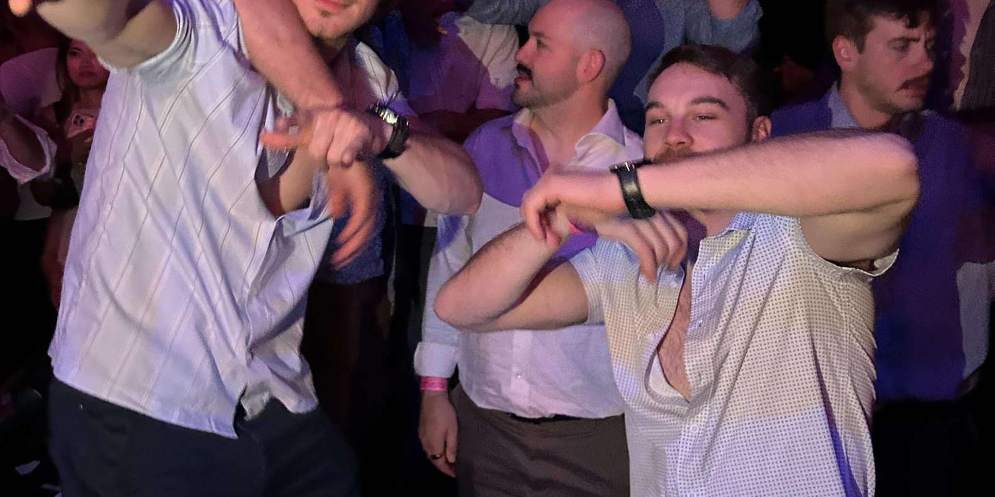 Las Vegas Club Crawl and Party Bus - Image 4