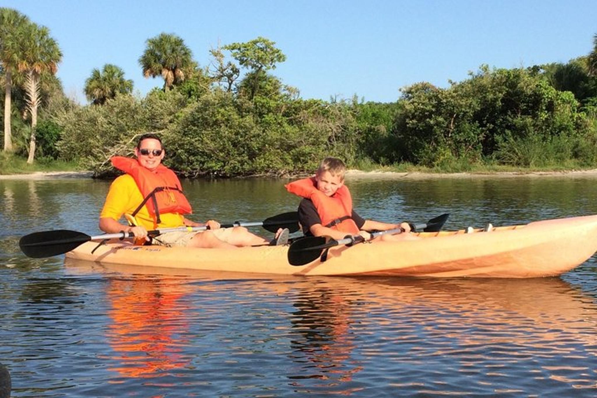 Manatee Cove Tandem Kayak Rental with Wildlife Sightings 2 hr