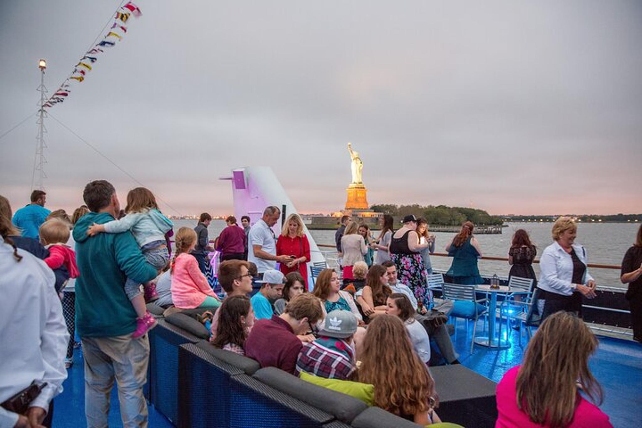 New York Dinner Cruise - Image 4