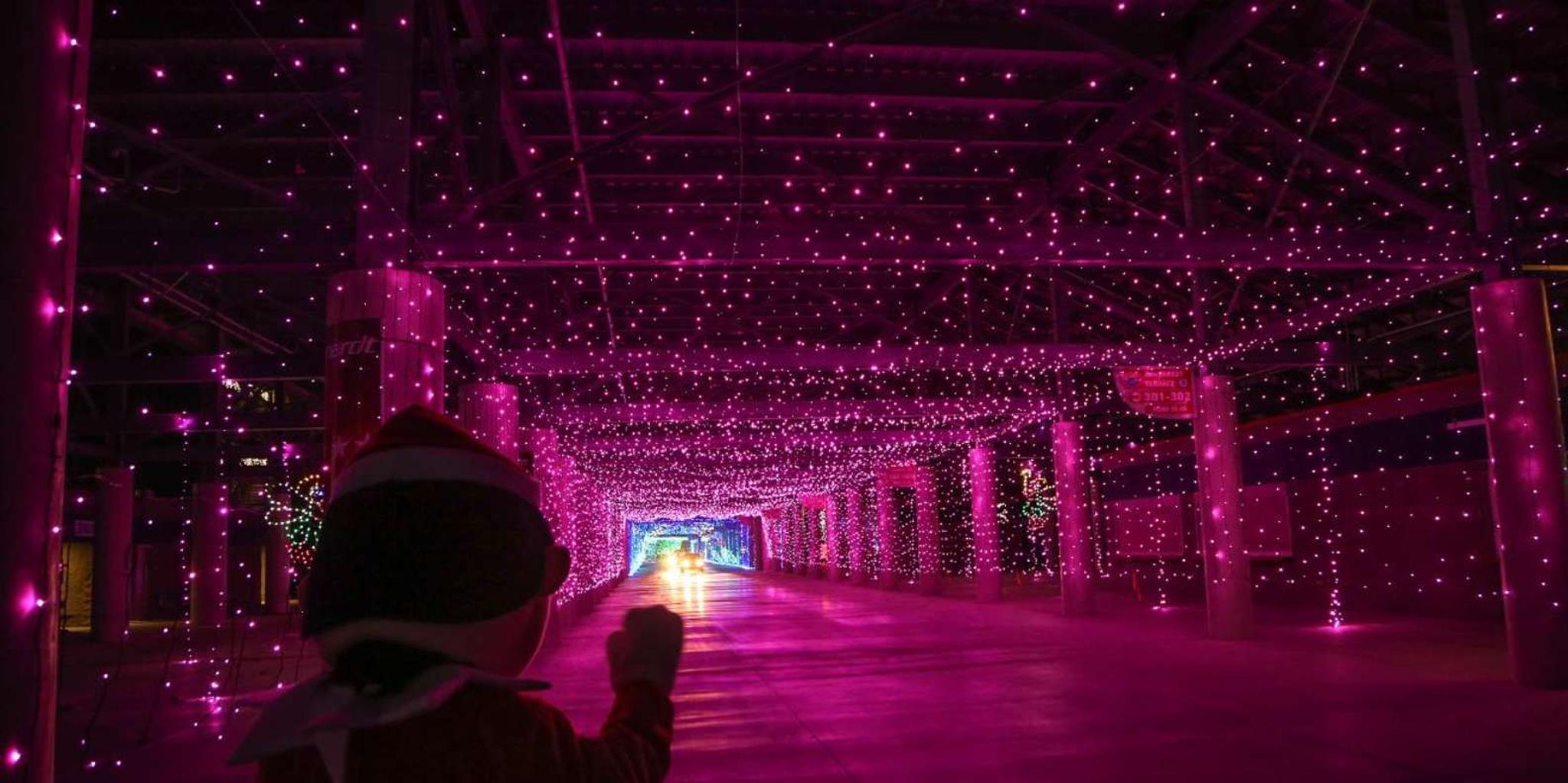 Las Vegas Motor Speedway Holiday Light Show - Image 4