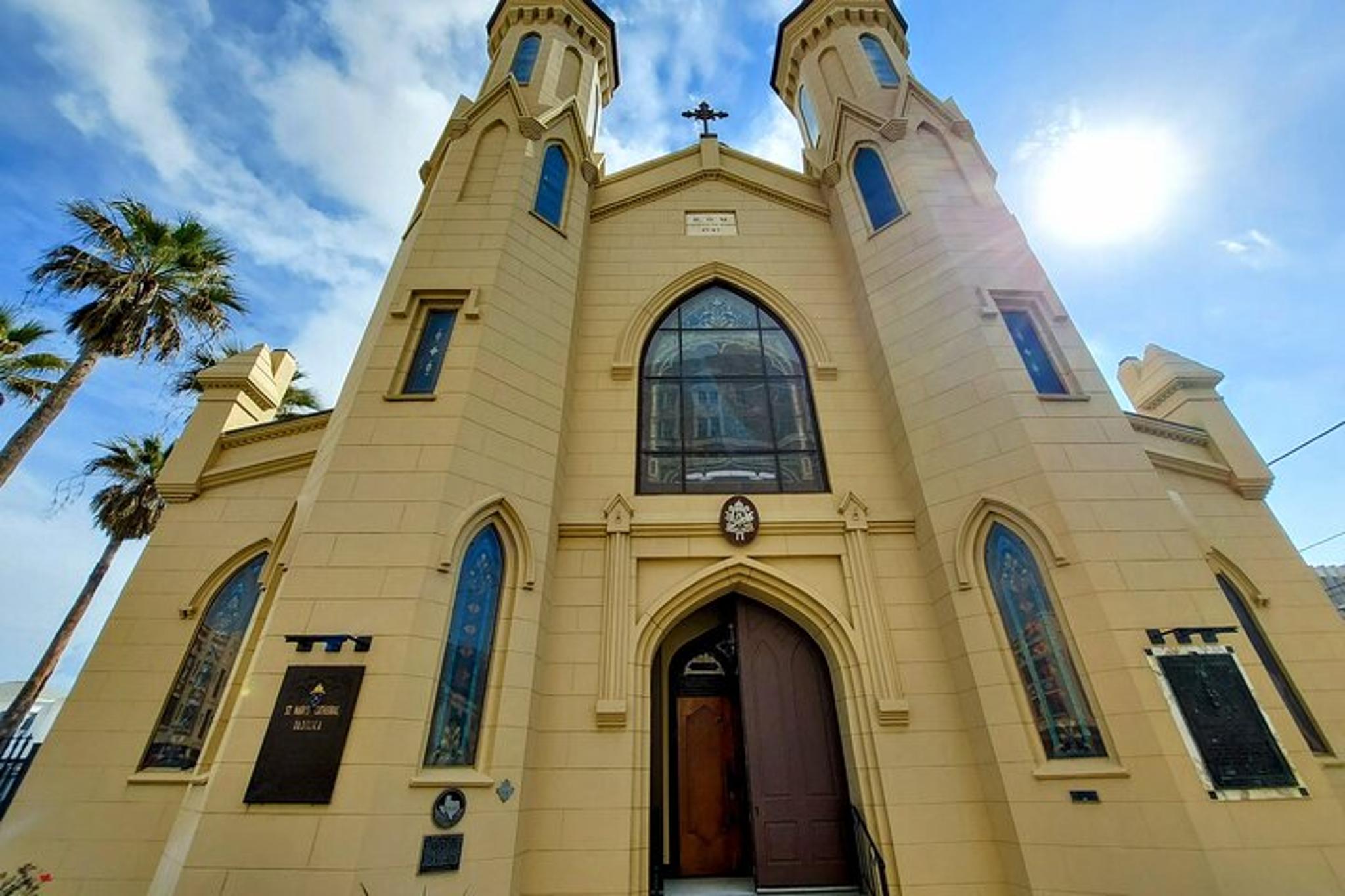 Galveston Mansions and Murder Walking Tour 90 min - Image 3