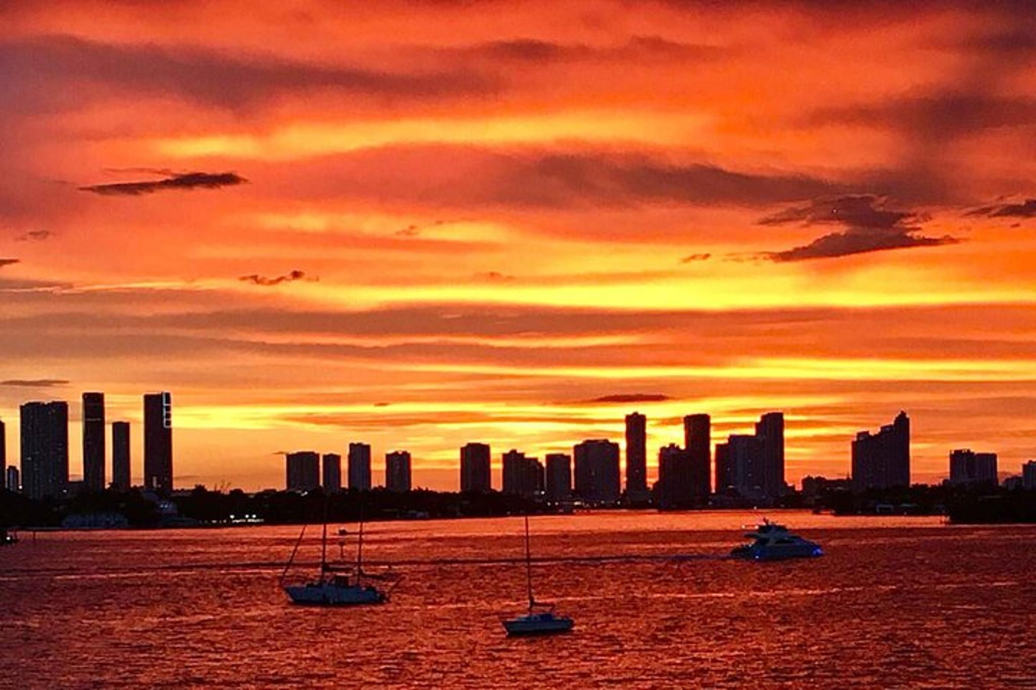Miami Beach Boat Tour and Sunset Cruise 90 min - Image 4