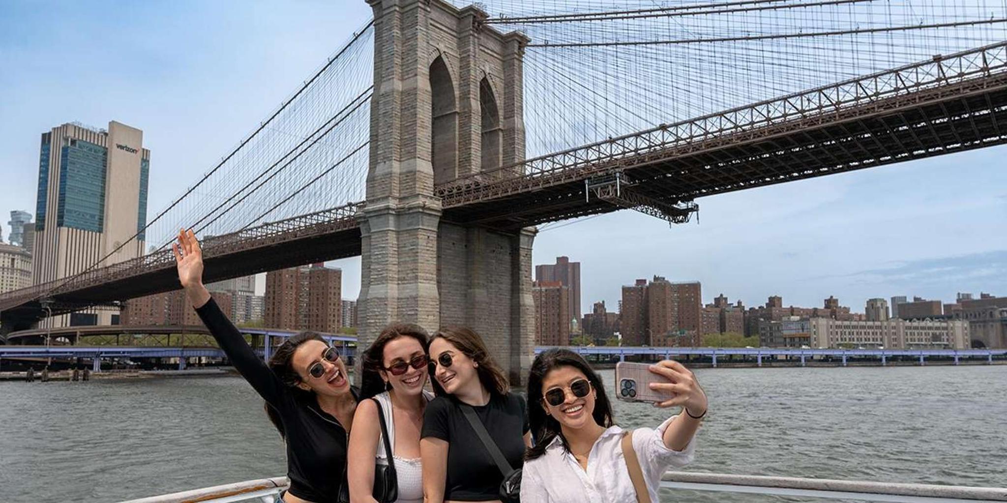 New York City Brunch Cruise with Bottomless Mimosas - Image 3