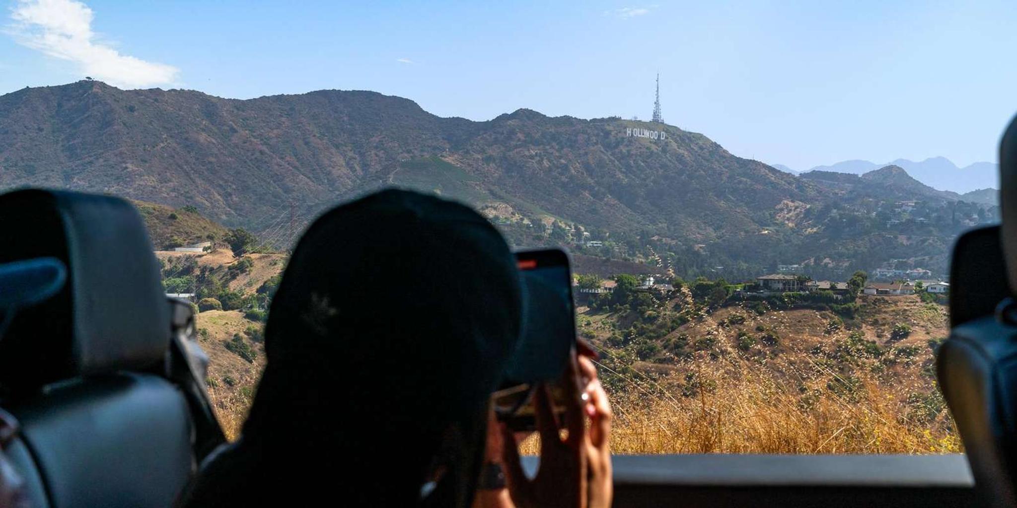 Los Angeles Celebrity Homes Open-Air Bus Tour - Image 5