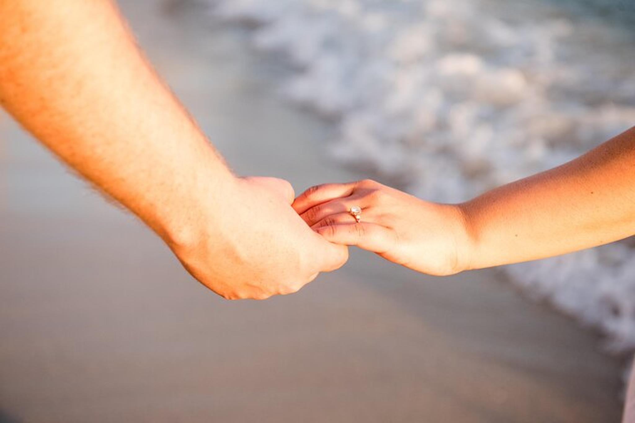 Cape Cod Photo Shoot at Nobska Beach 45 min - Image 5
