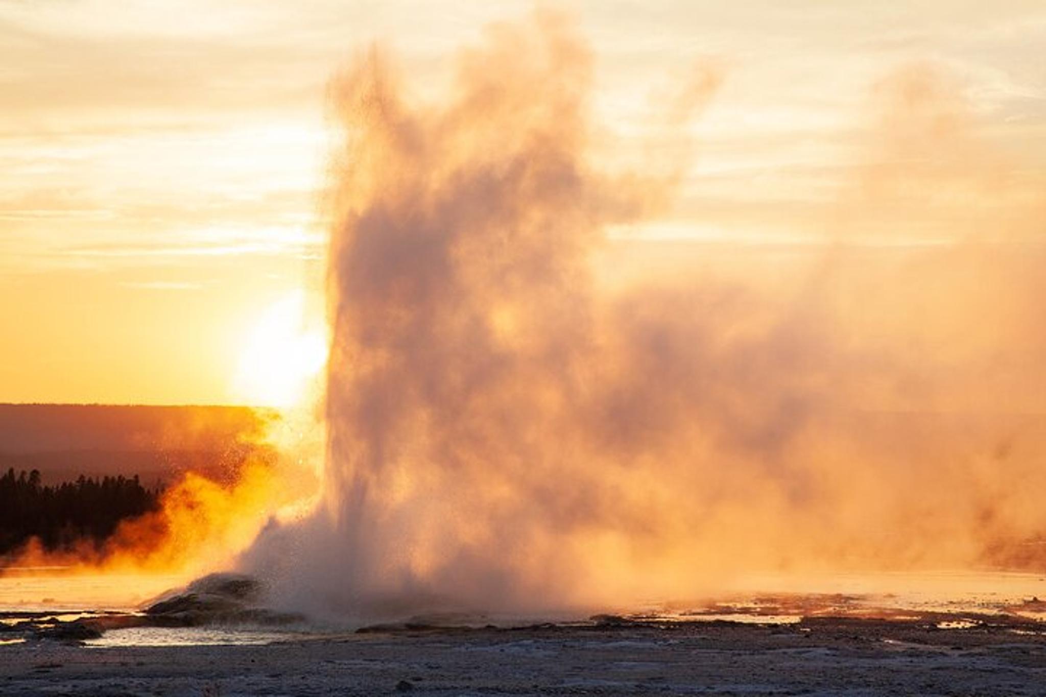 Big Sky Yellowstone National Park Private Tour - Image 2